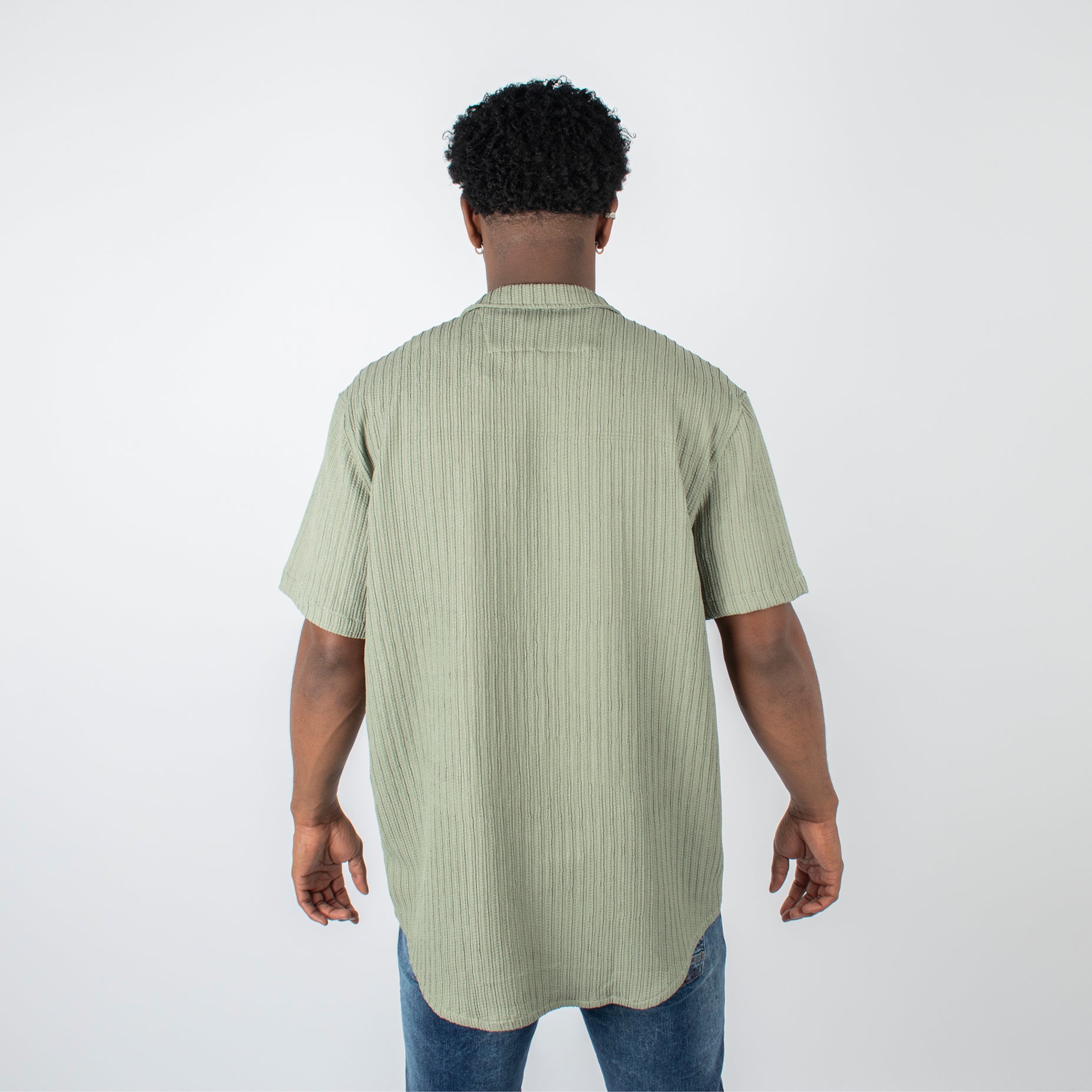 Camisa hombre textura cuello verde