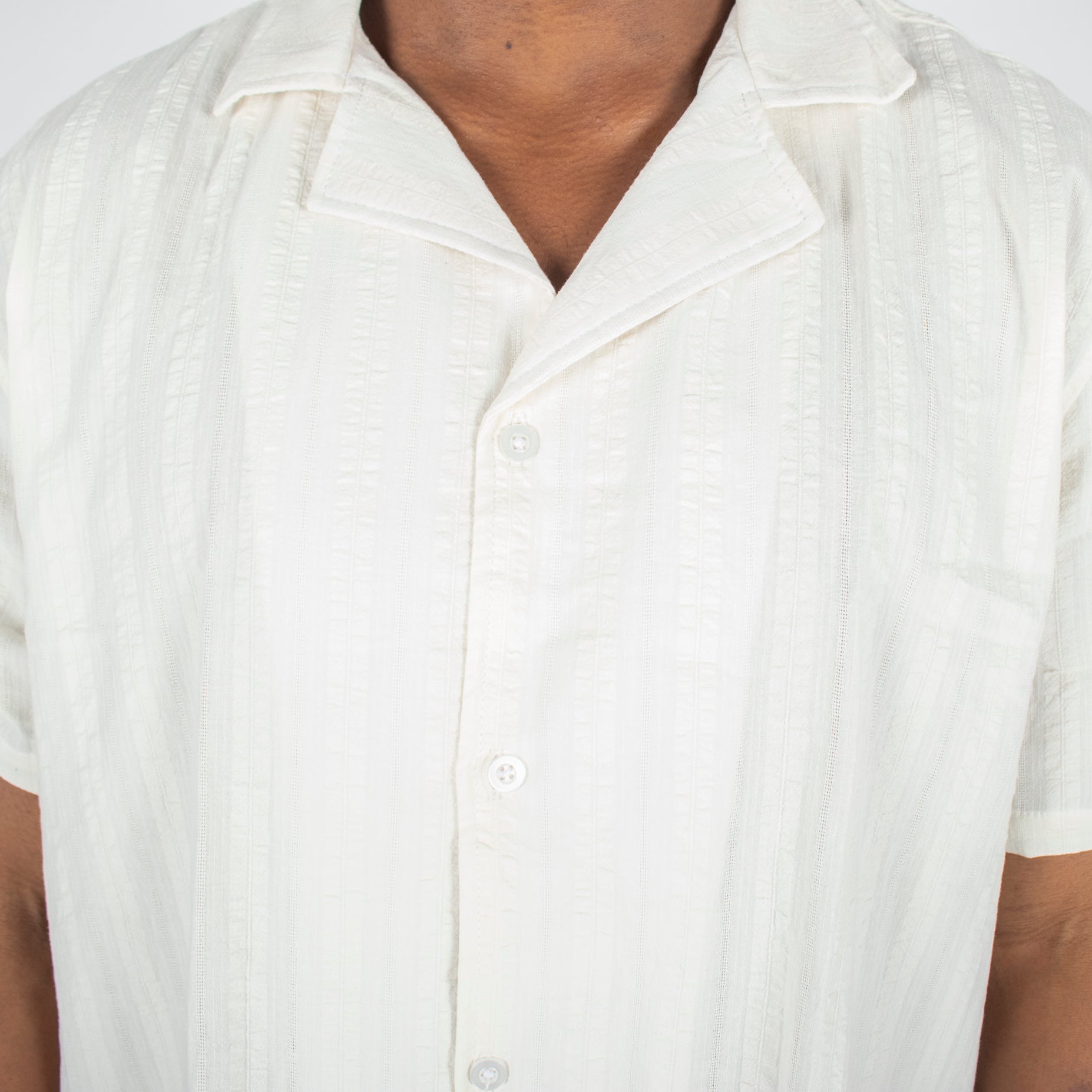 Camisa hombre cuello sporl marfil