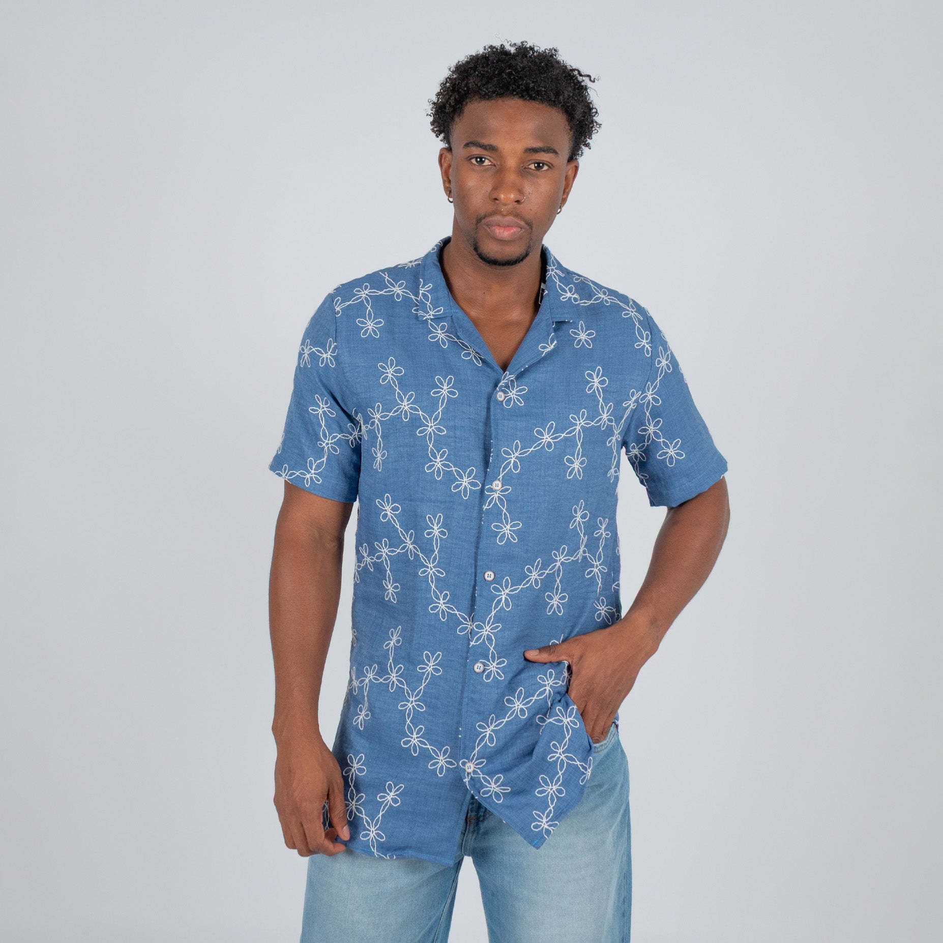 Camisa hombre textura flores azul