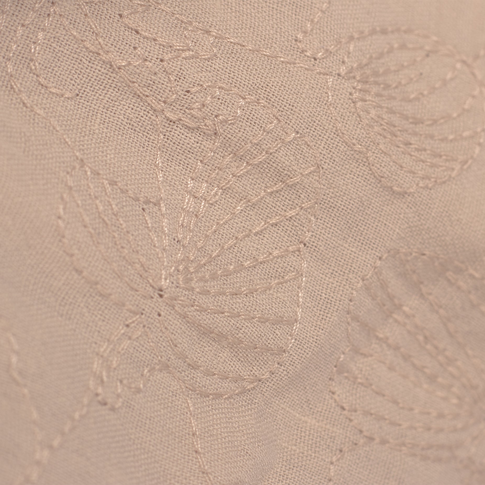 Camisa hombre textura flores arena