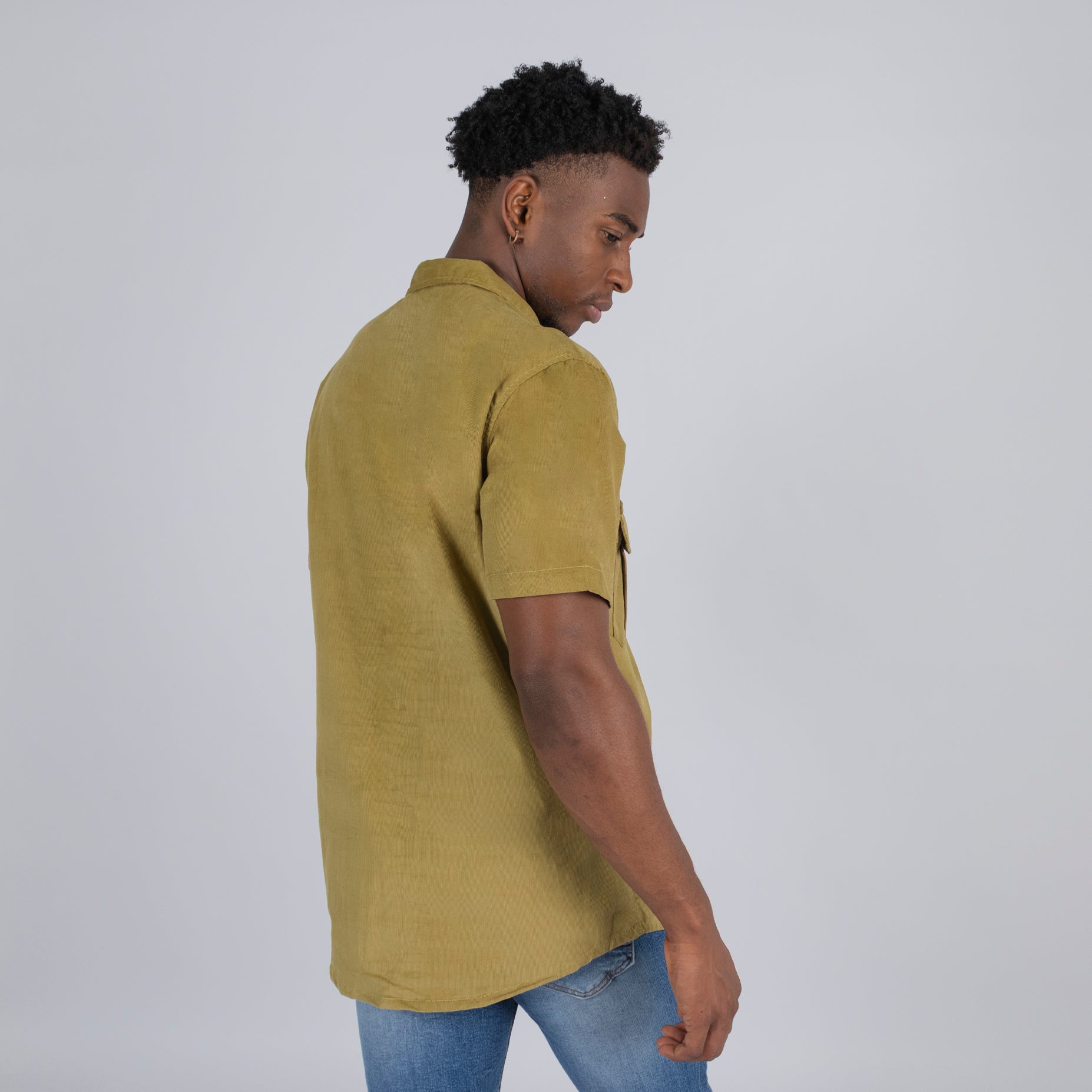 Camisa adulto basica cuello verde