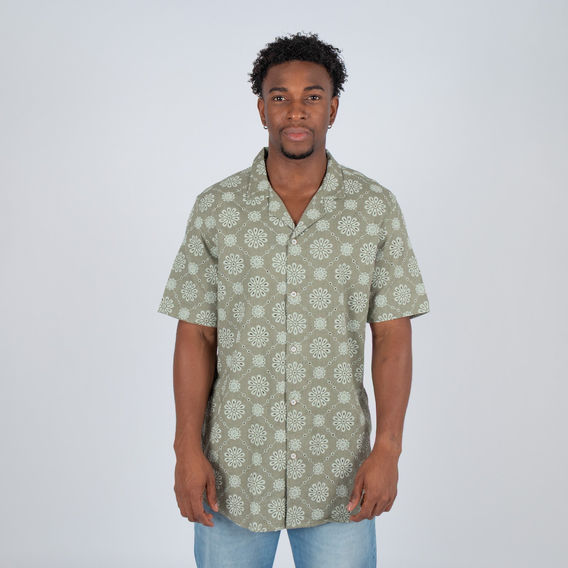Camisa hombre textura flores verde
