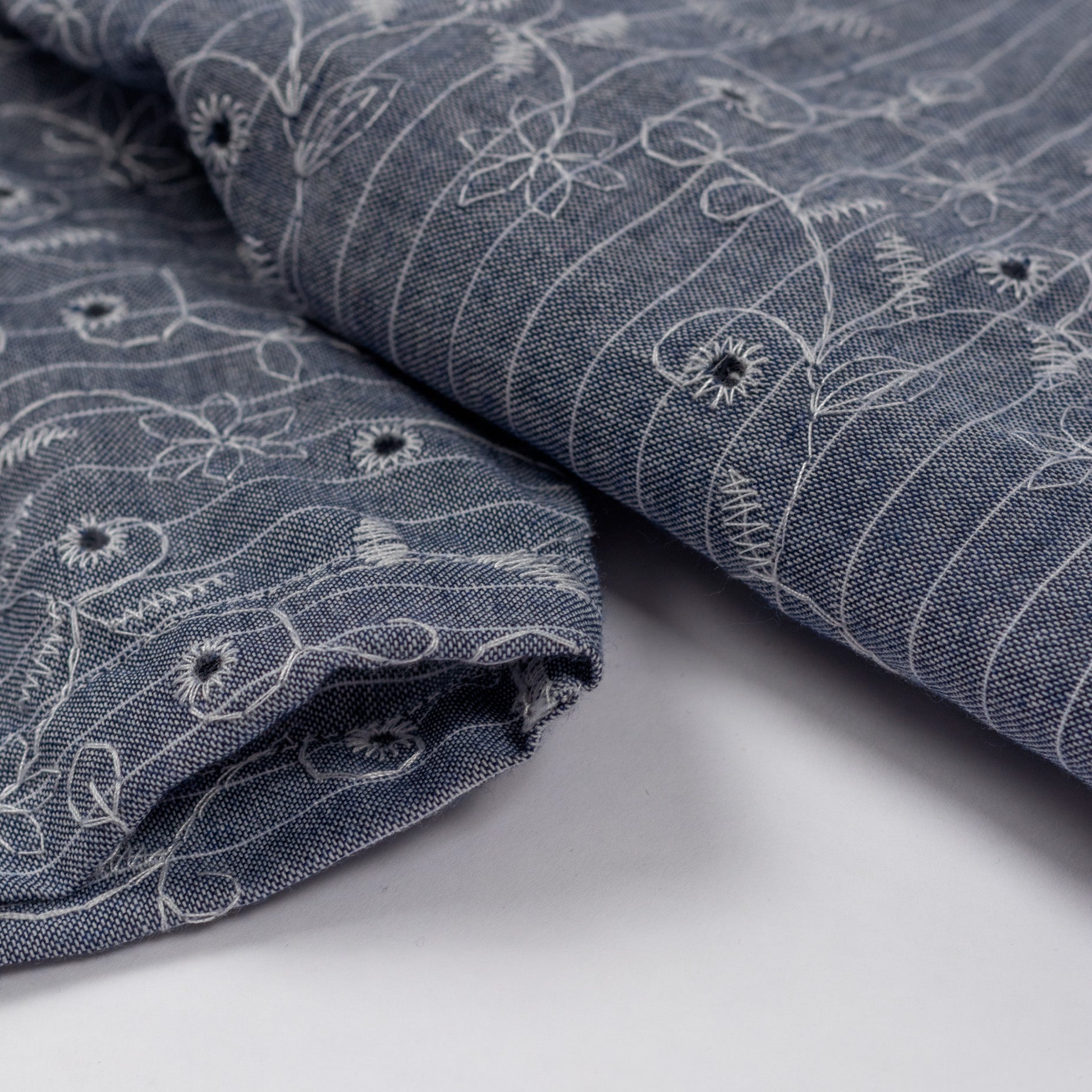 Camisa hombre textura flores