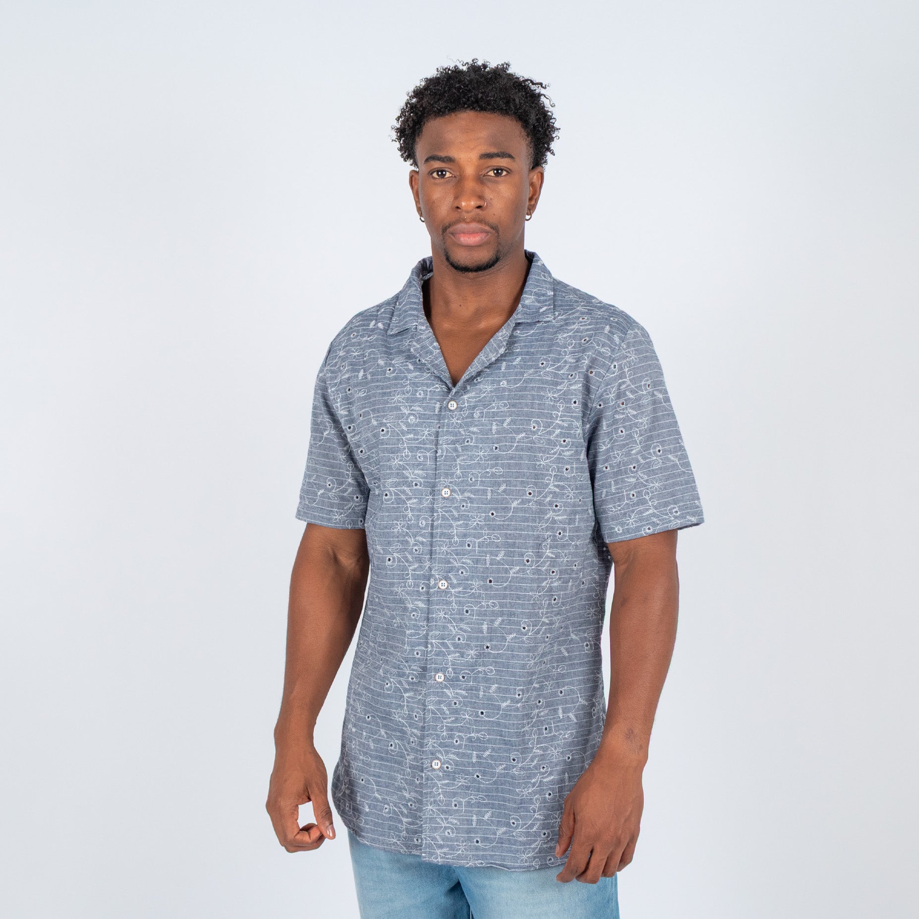 Camisa hombre textura flores