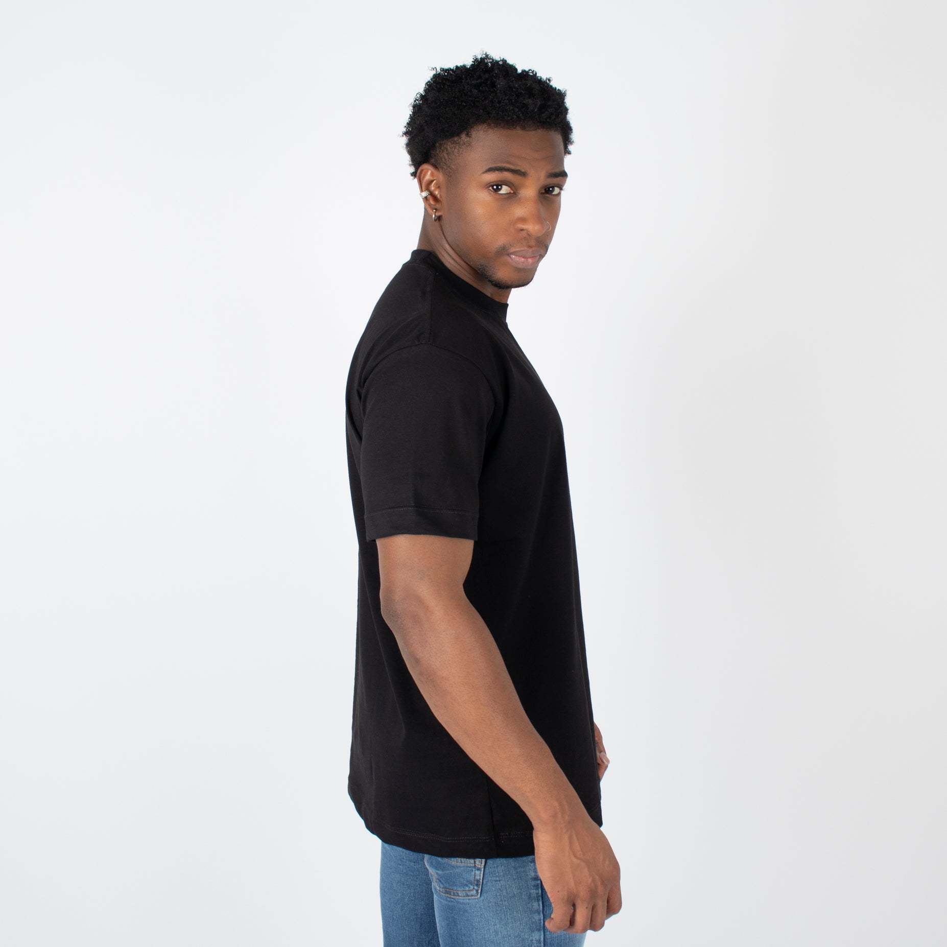 Camiseta hombre basica negra