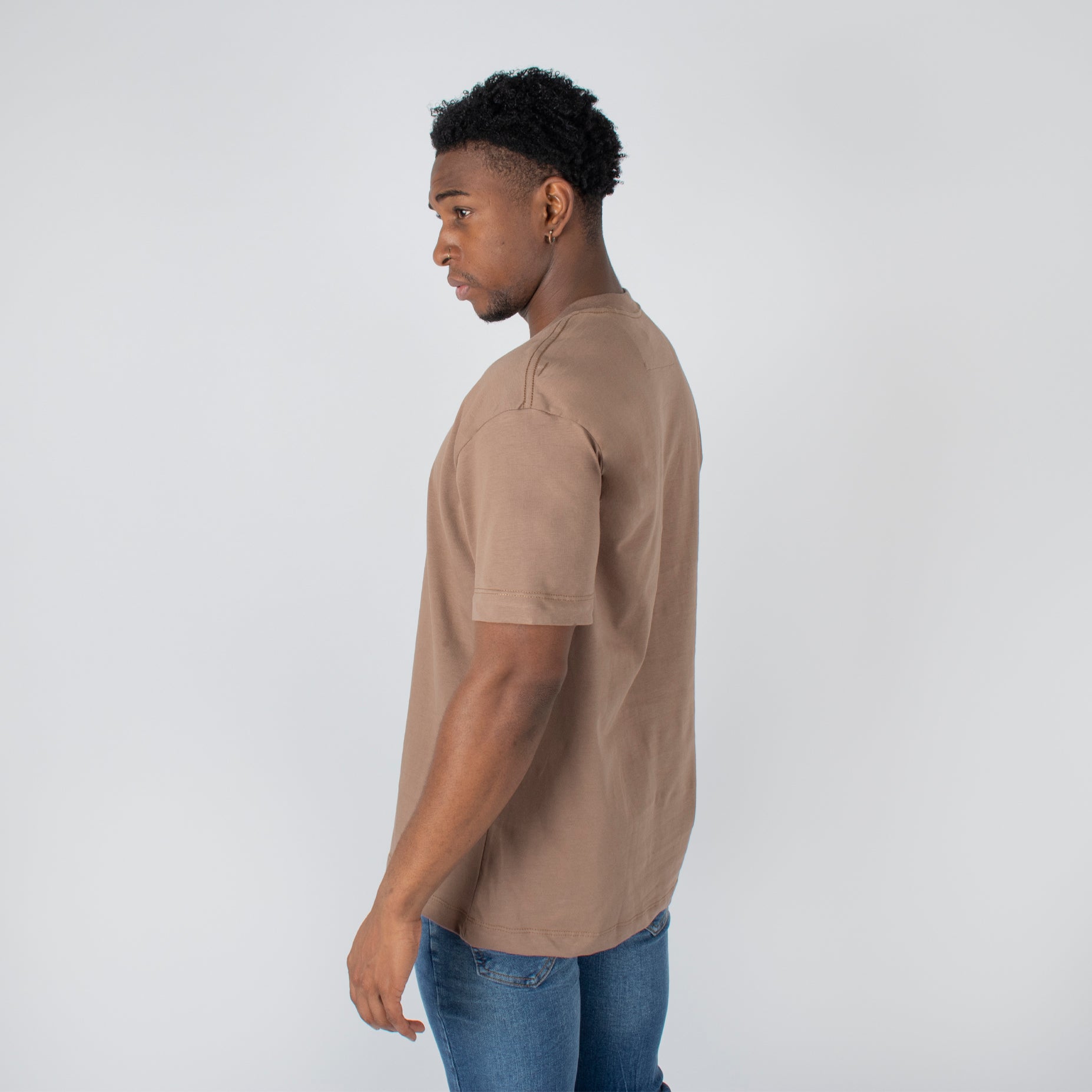 Camiseta hombre basica cafe