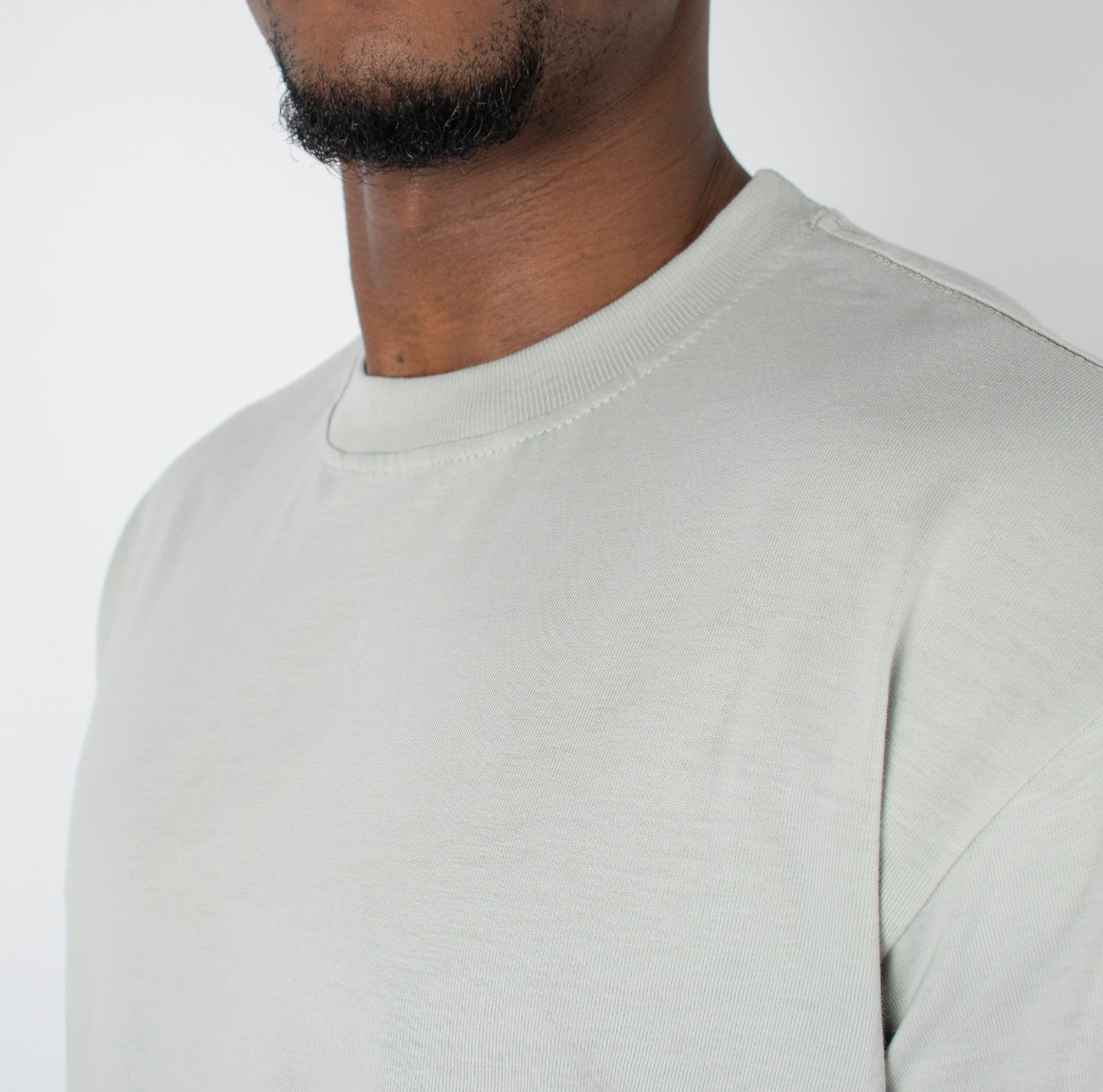 Camiseta hombre básica perla