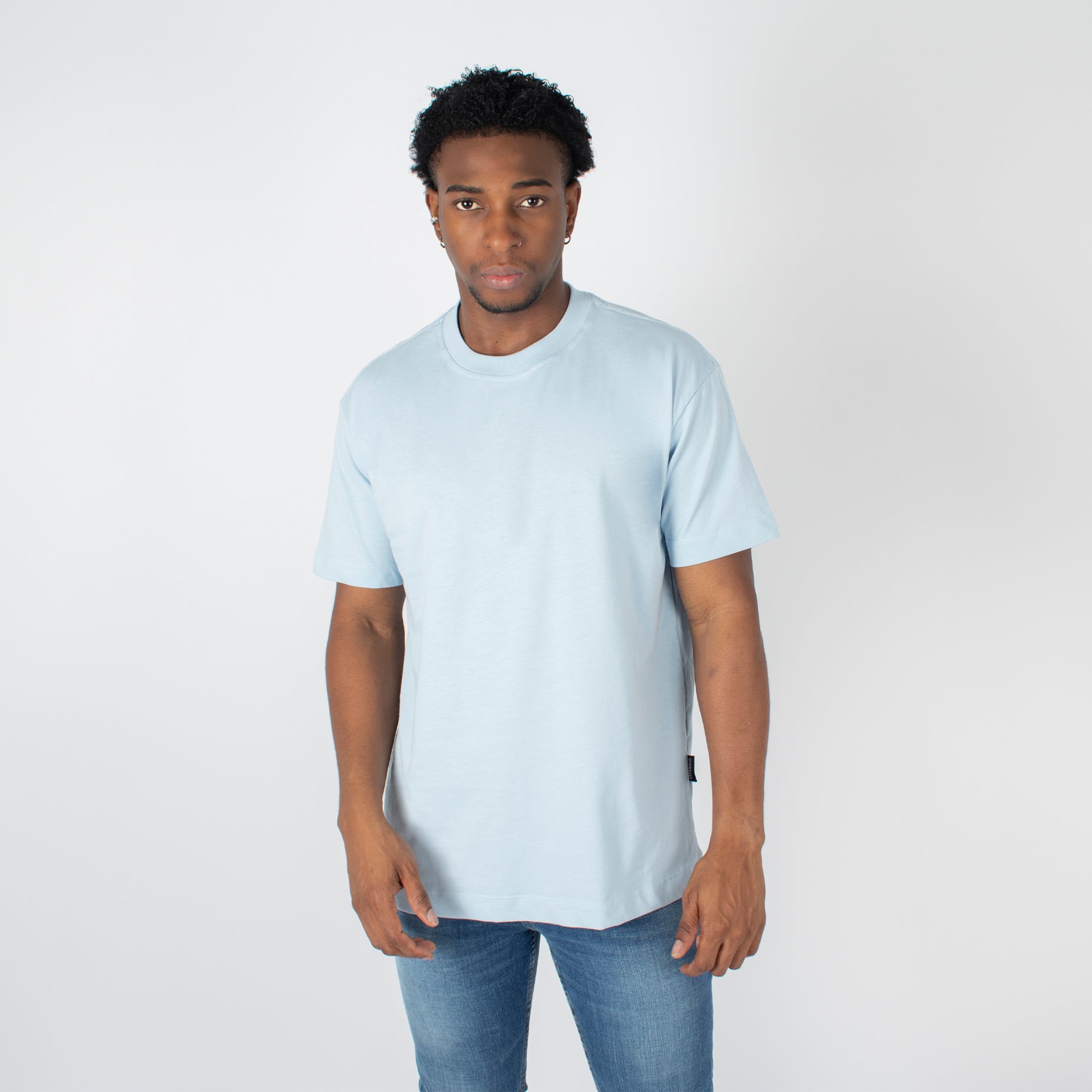 Camiseta hombre basica azul cielo