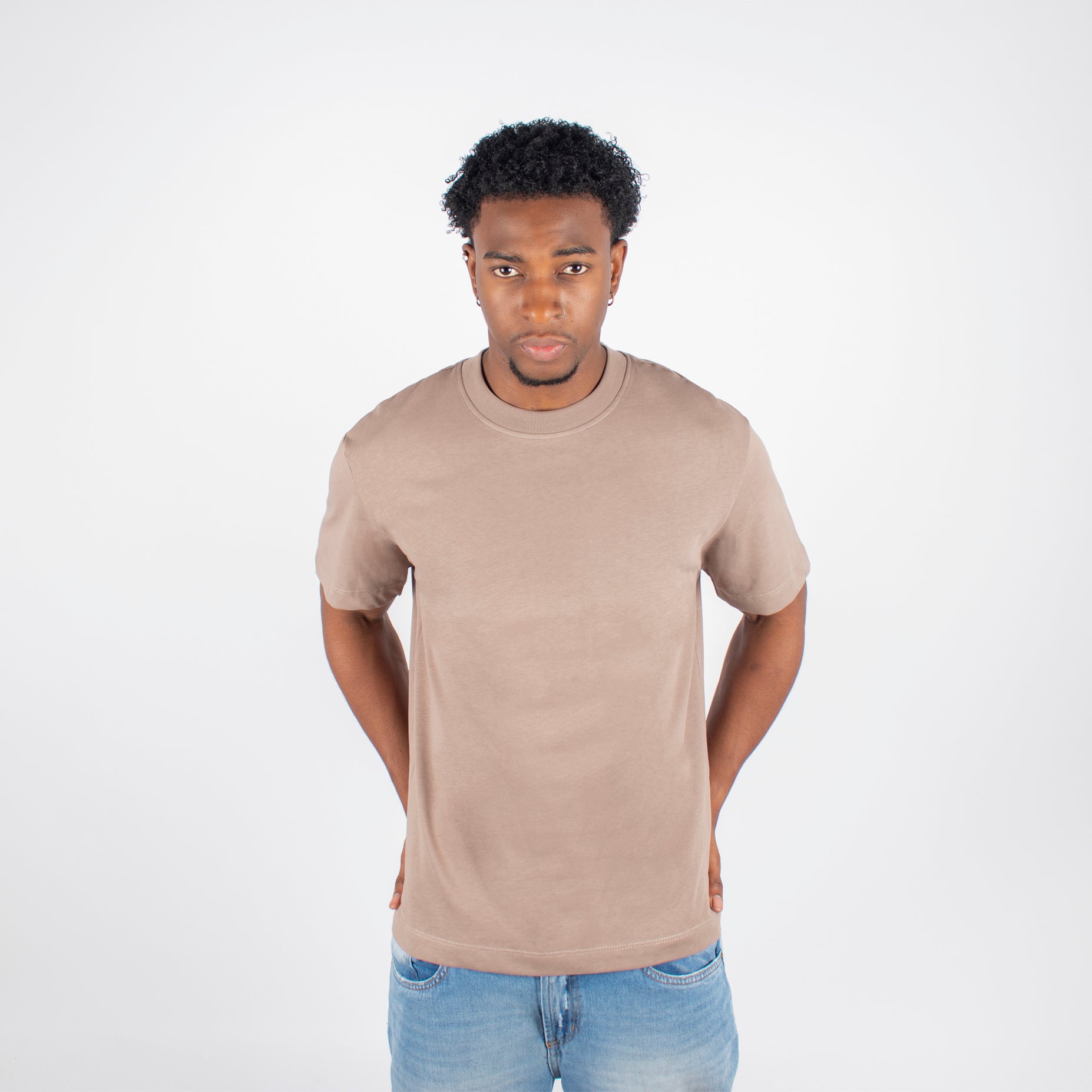 Camiseta hombre basica cafe