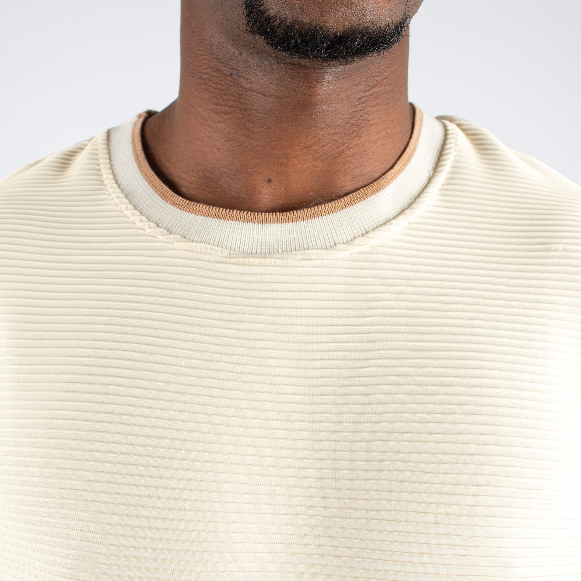 Camiseta hombre basica  textura crema