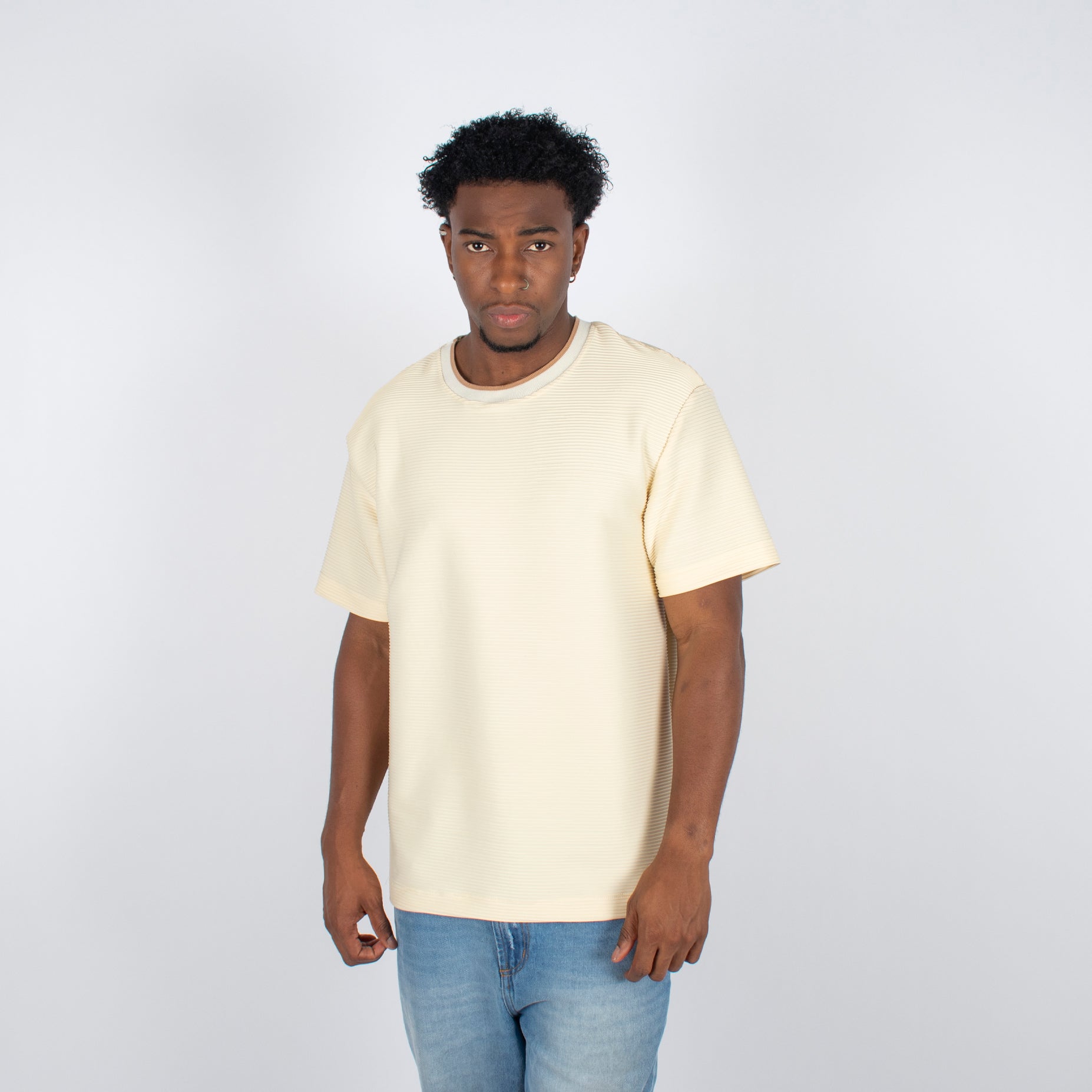 Camiseta hombre basica  textura crema