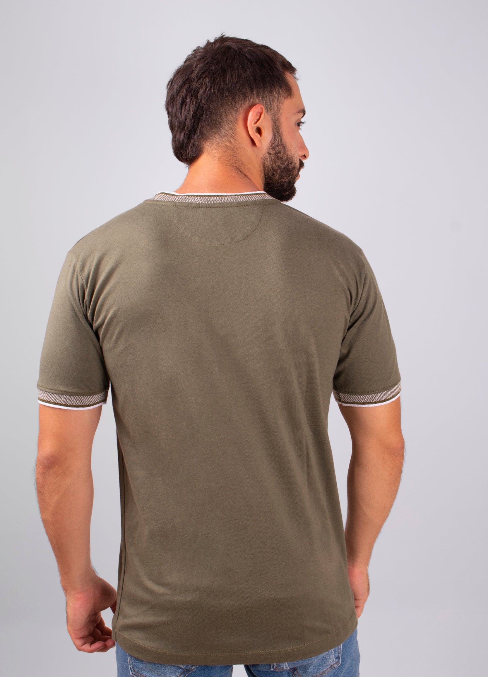 Básica hombre cuello rib