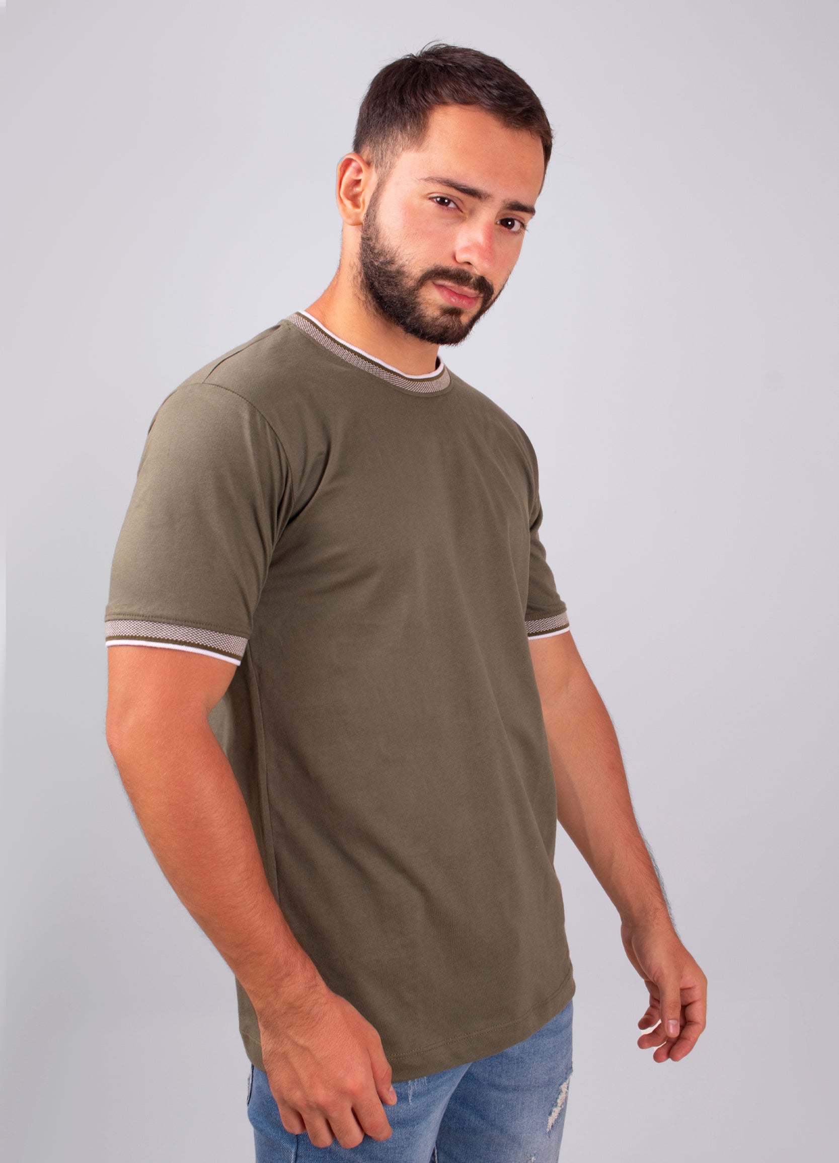 Básica hombre cuello rib