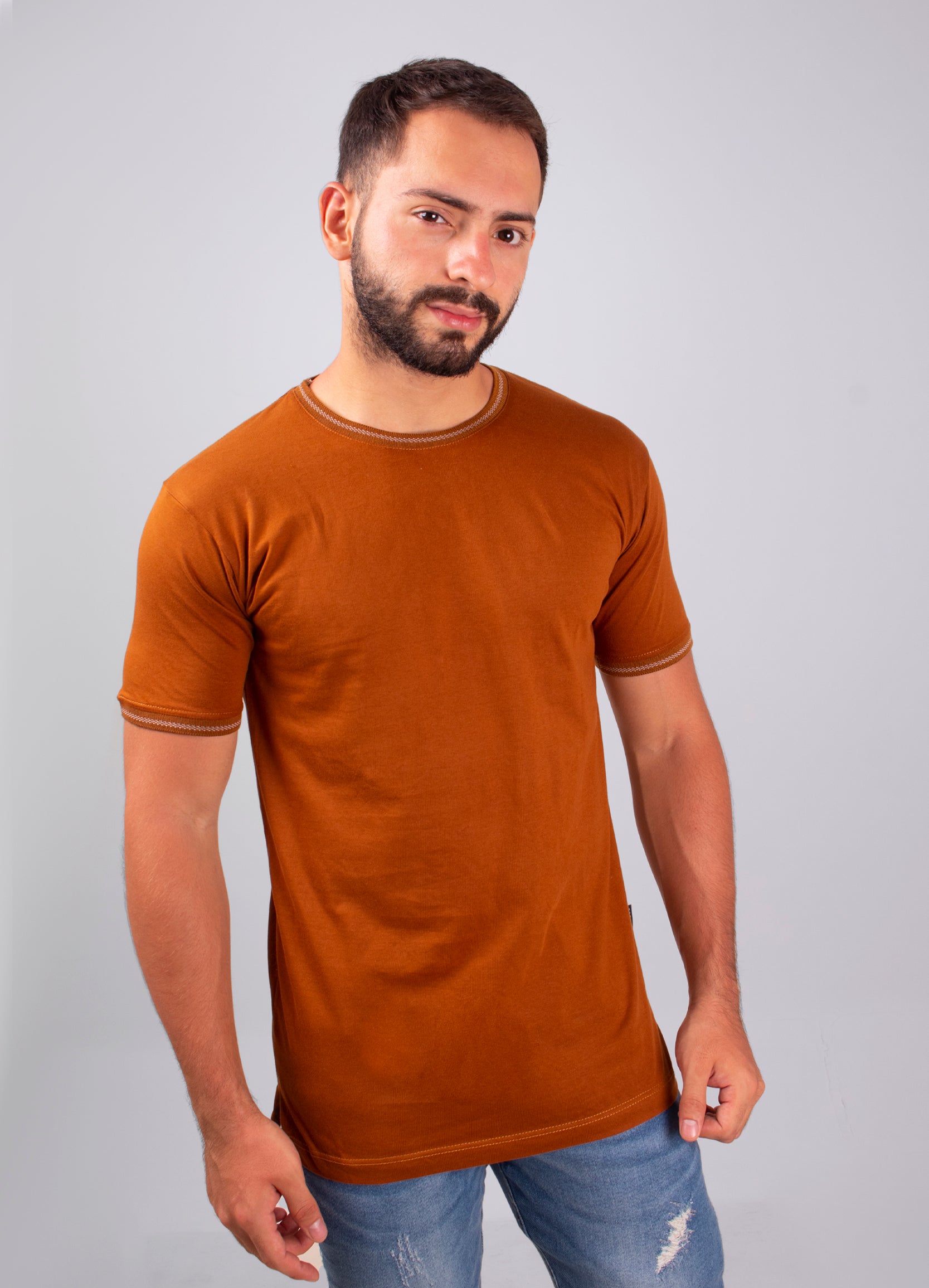 Básica hombre cuello rib