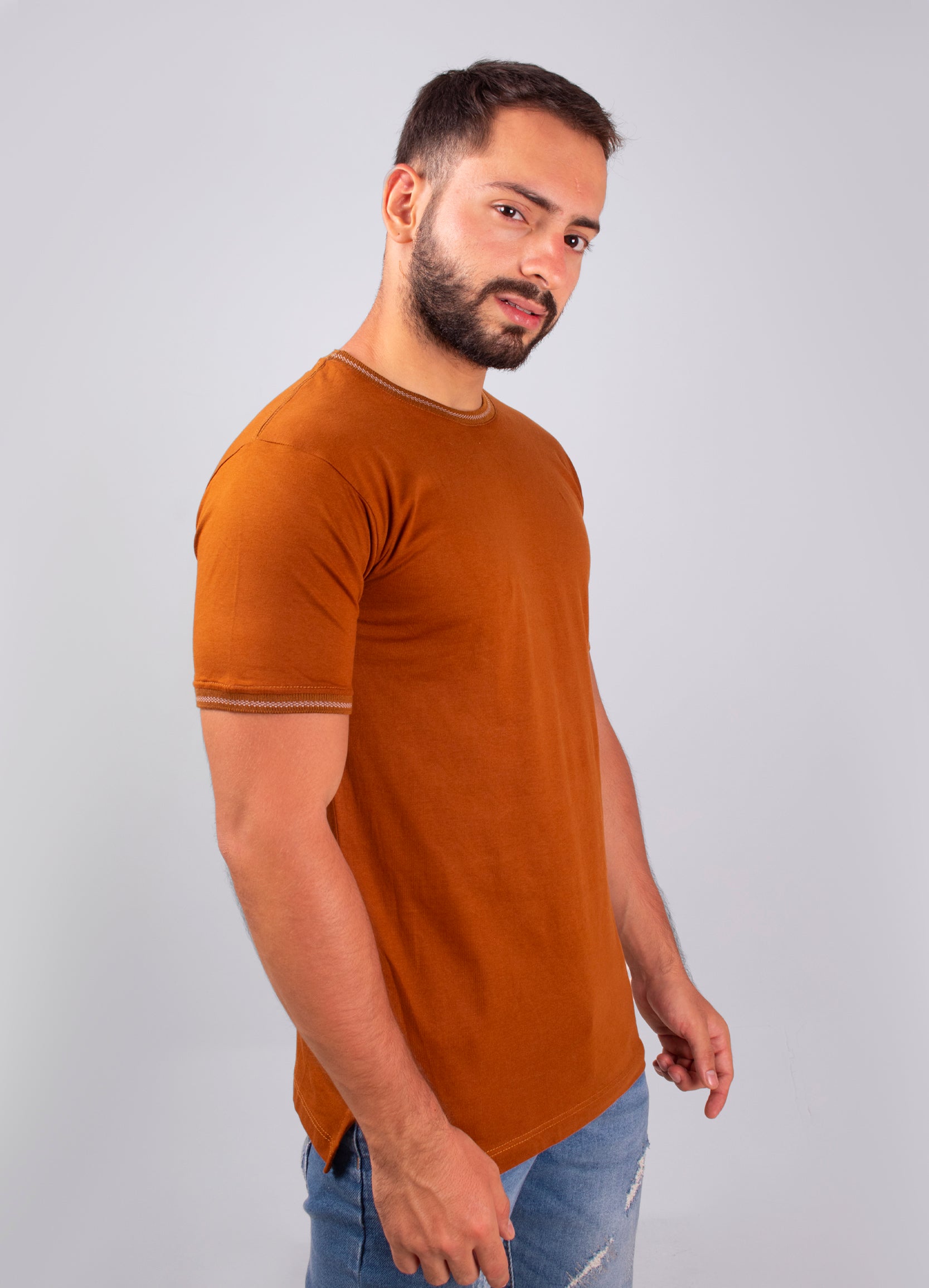 Básica hombre cuello rib