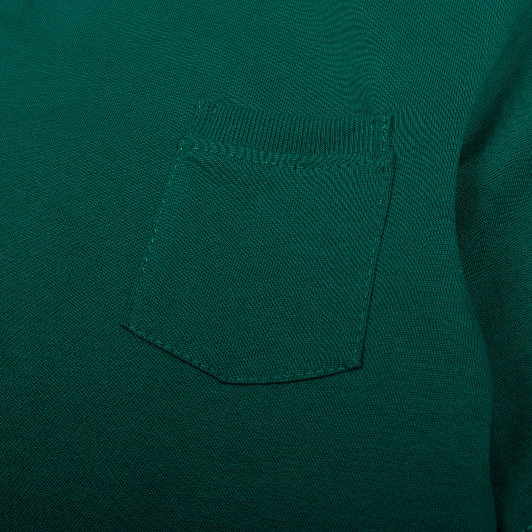 Camiseta básica niño bolsillo verde