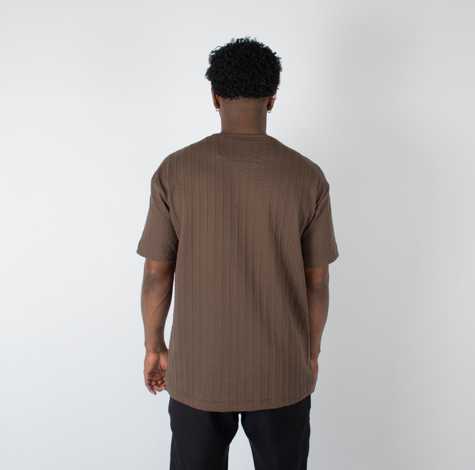 Camisa hombre textura lineas cafe