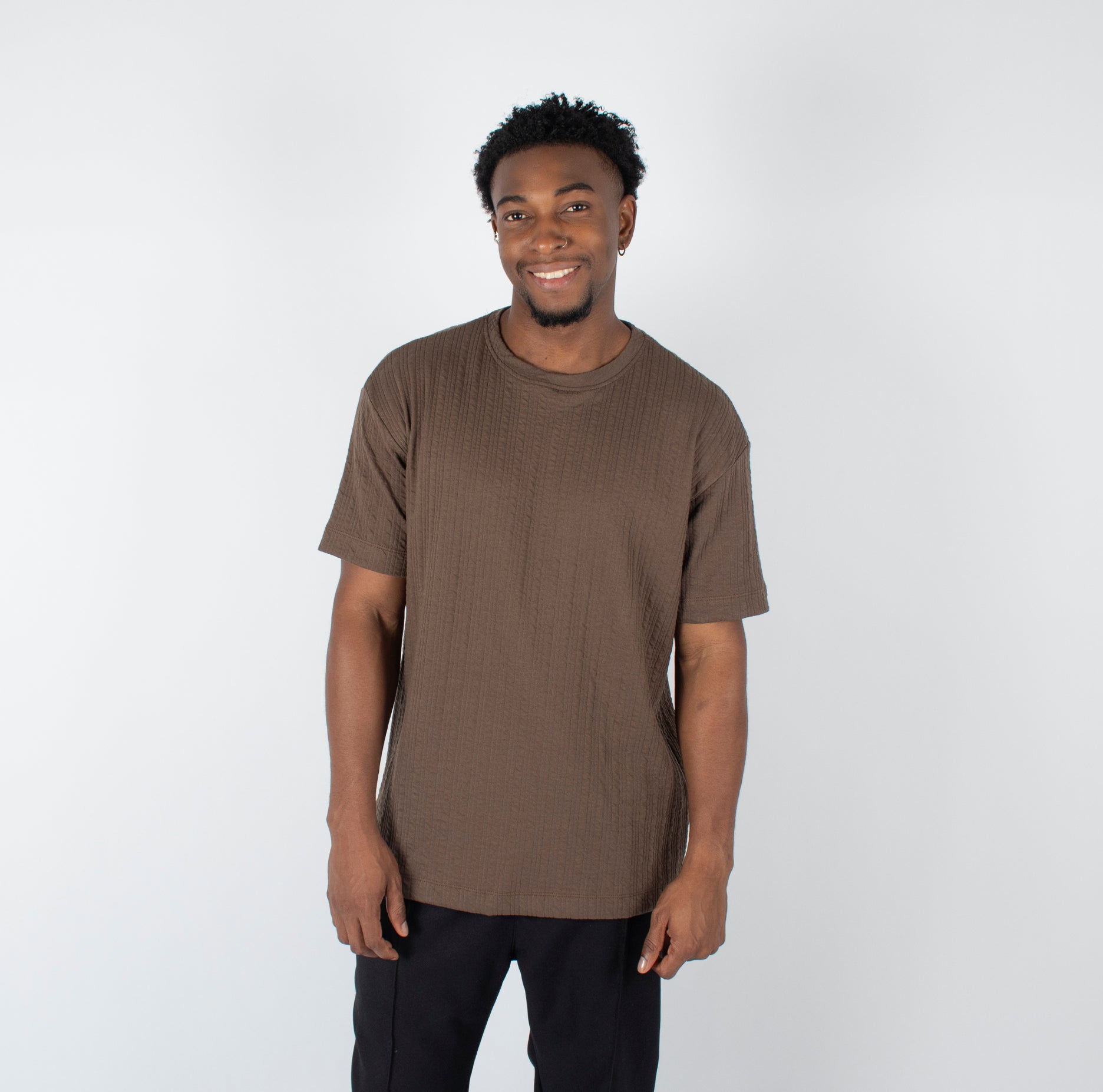 Camisa hombre textura lineas cafe