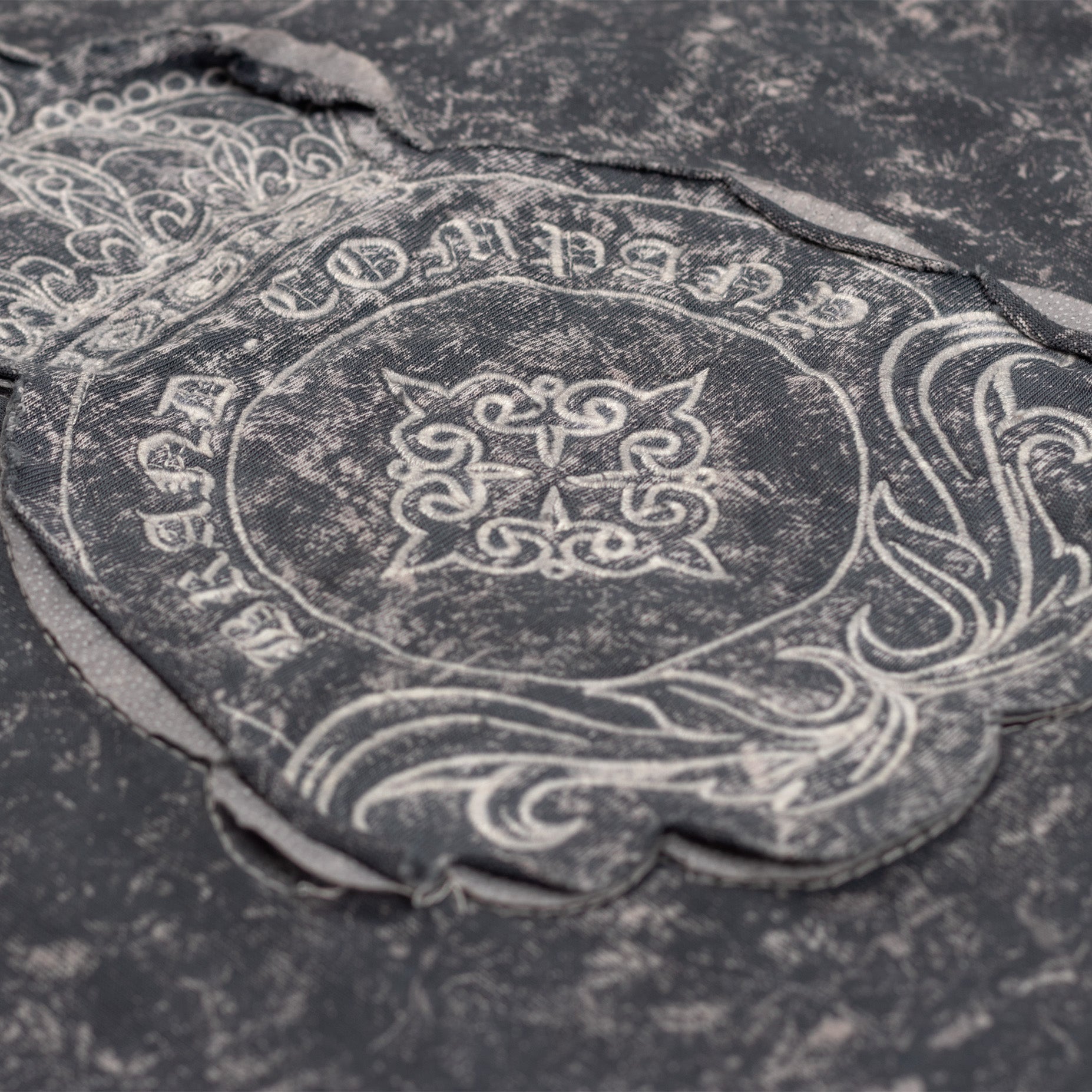 Camiseta hombre acid wear bordada