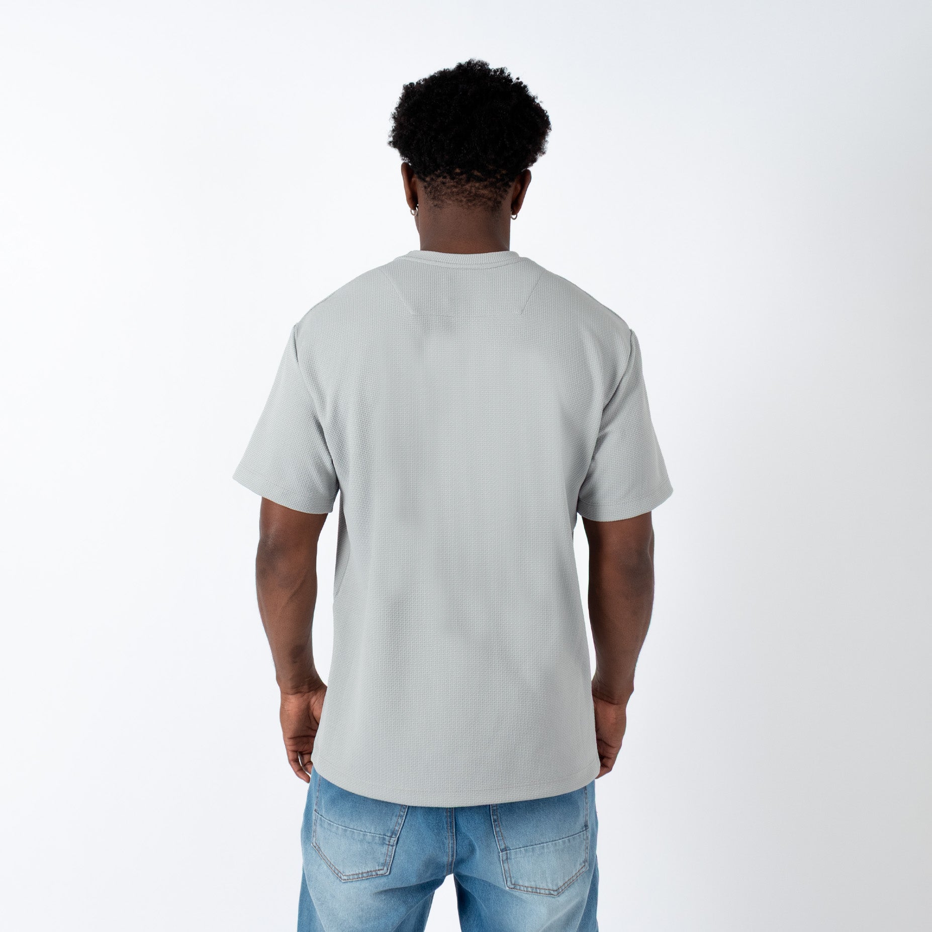 Camiseta hombre textura bordada