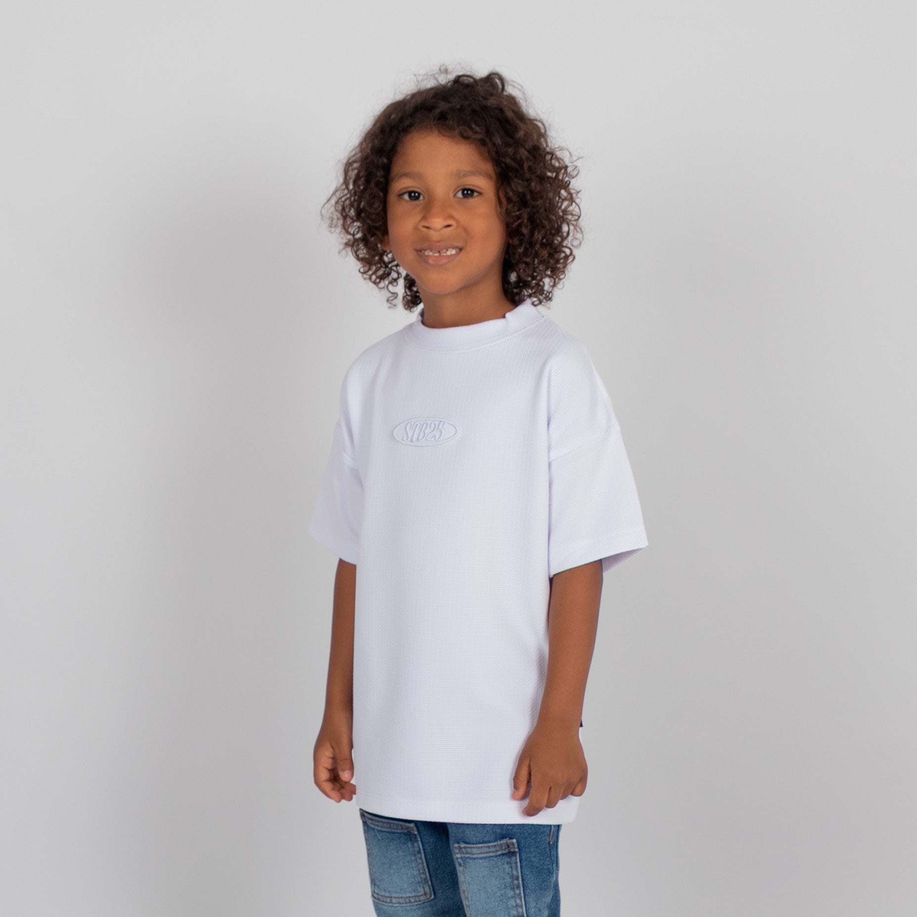 Oversize niño bordada blanca