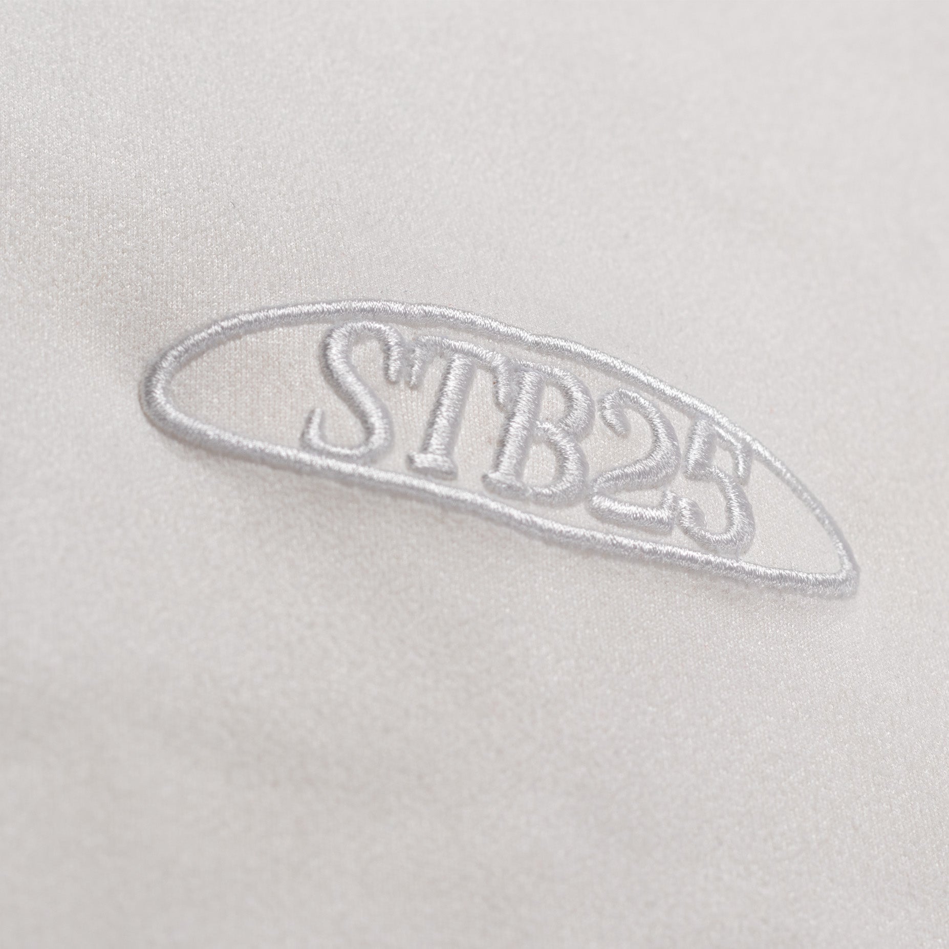 Camiseta hombre bordada Legend