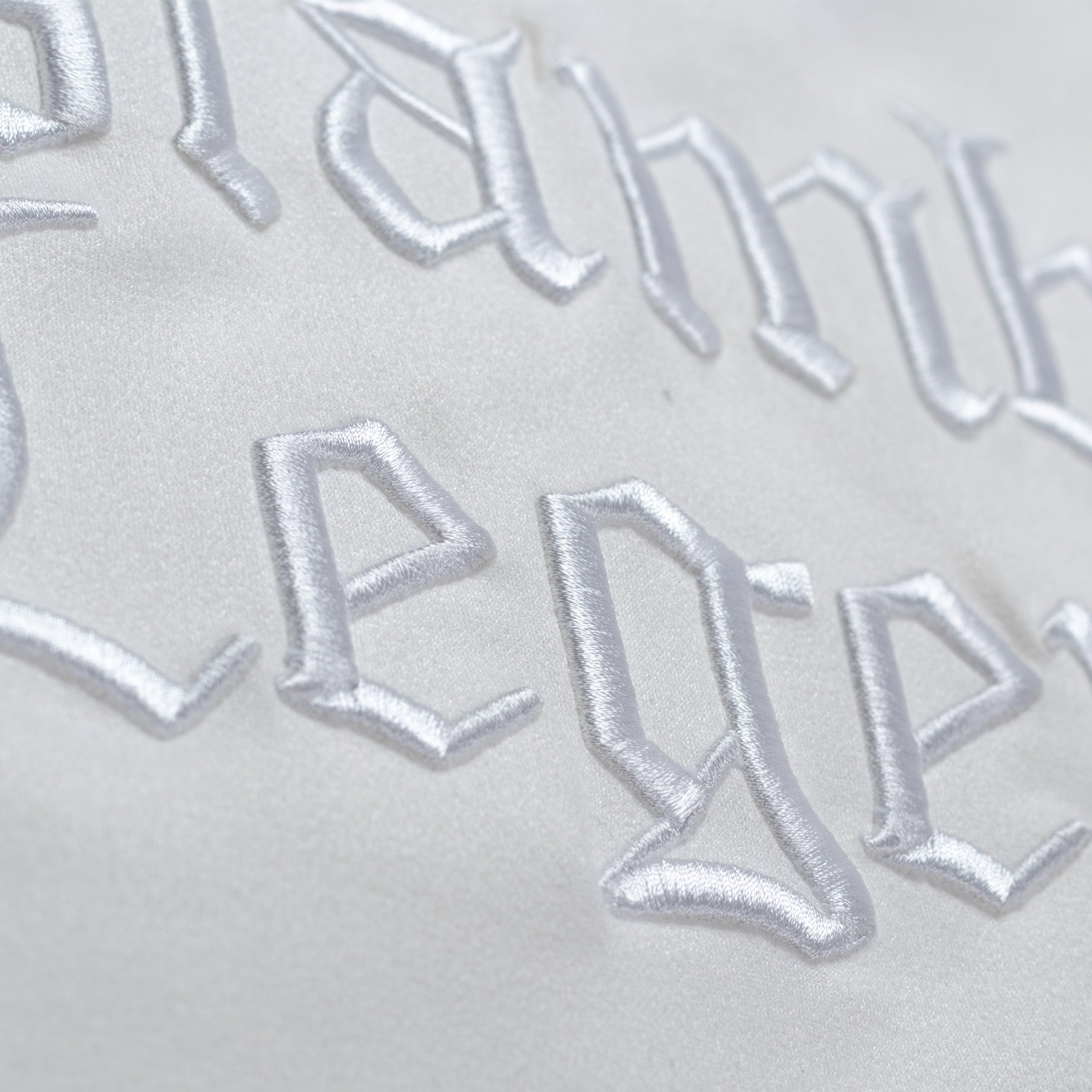 Camiseta hombre bordada Legend