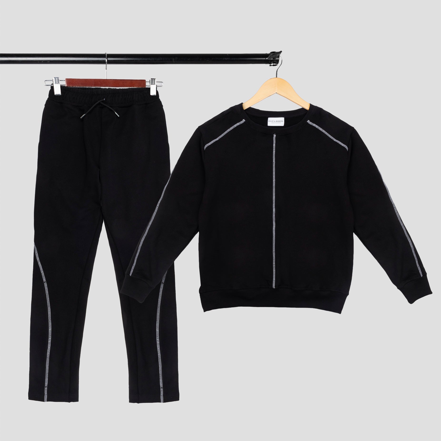 Conjunto hombre sudadera negra