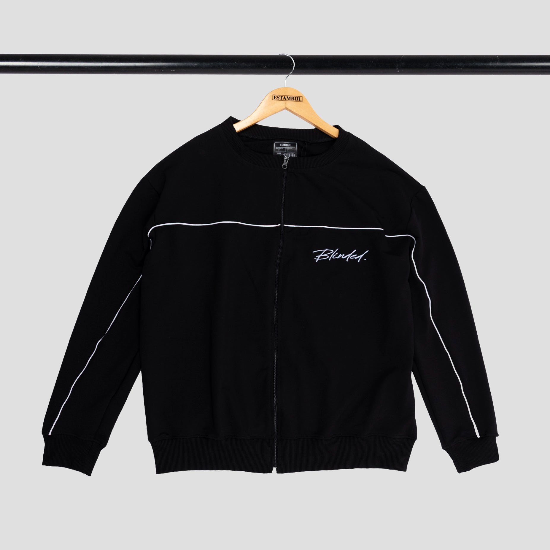 Conjunto hombre bordado negro