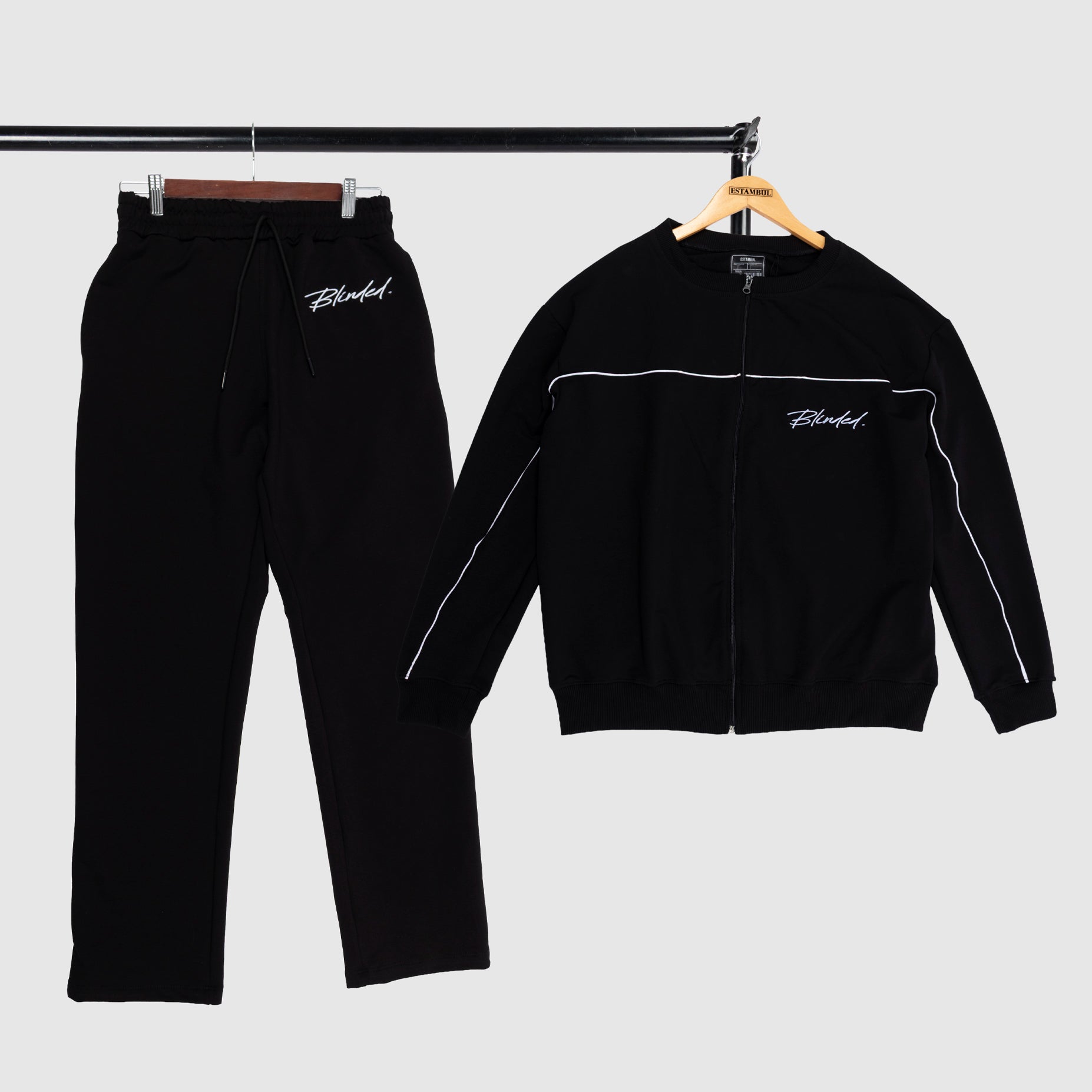 Conjunto hombre bordado negro