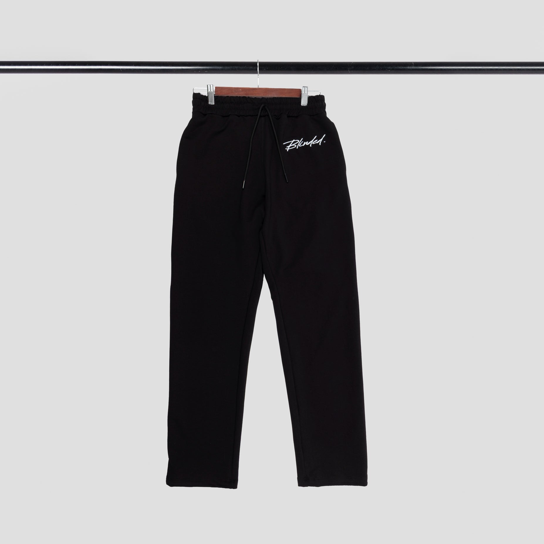 Conjunto hombre bordado negro
