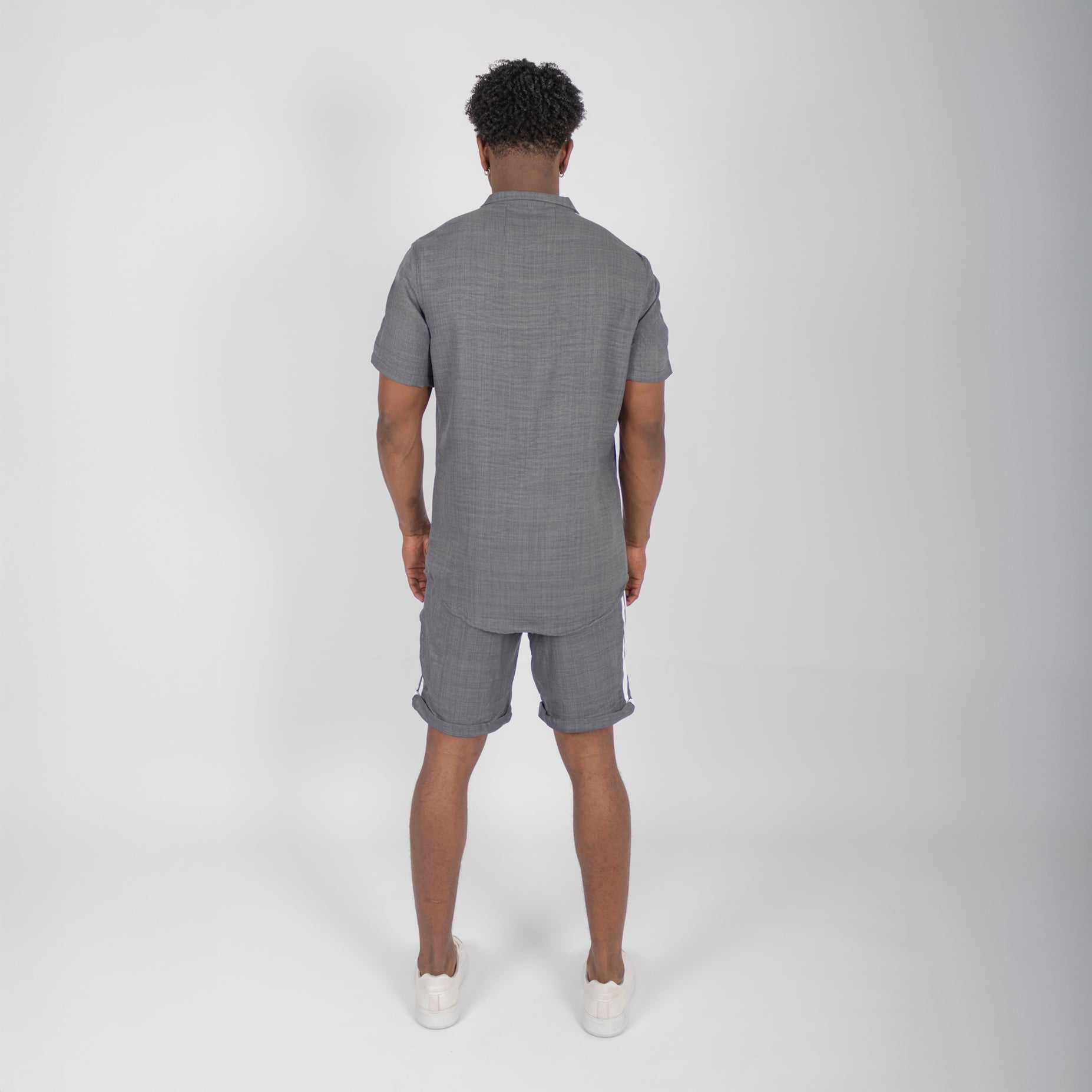 Conjunto hombre lineas