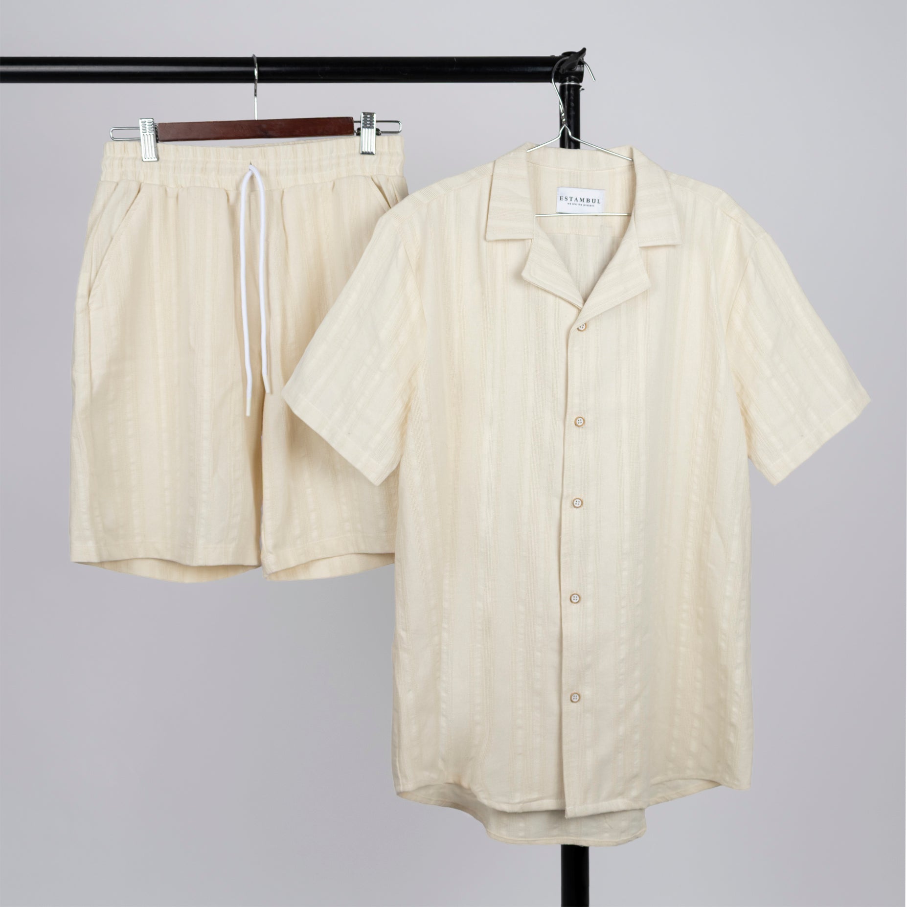 Conjunto hombre textura crema