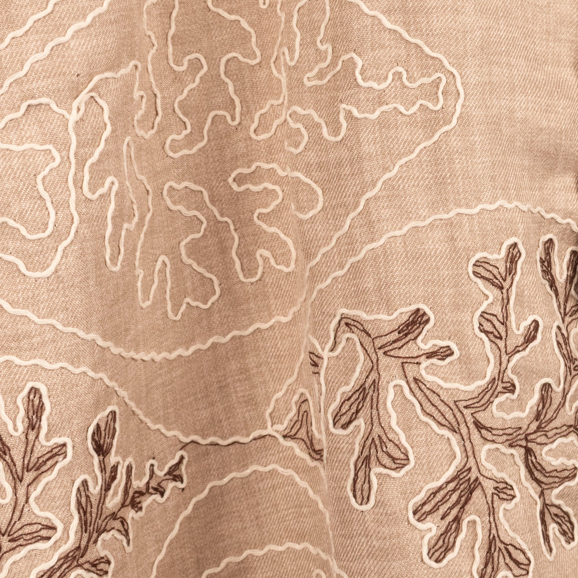 Conjunto hombre aura floral camel