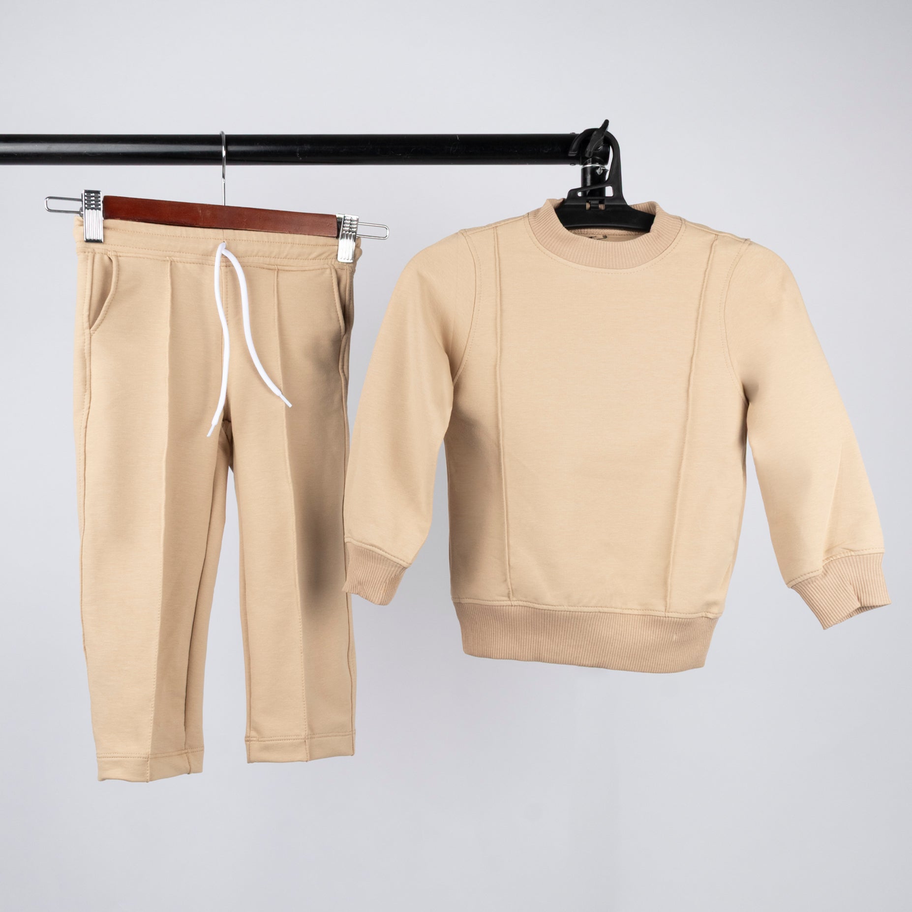 Conjunto baby sudadera camel