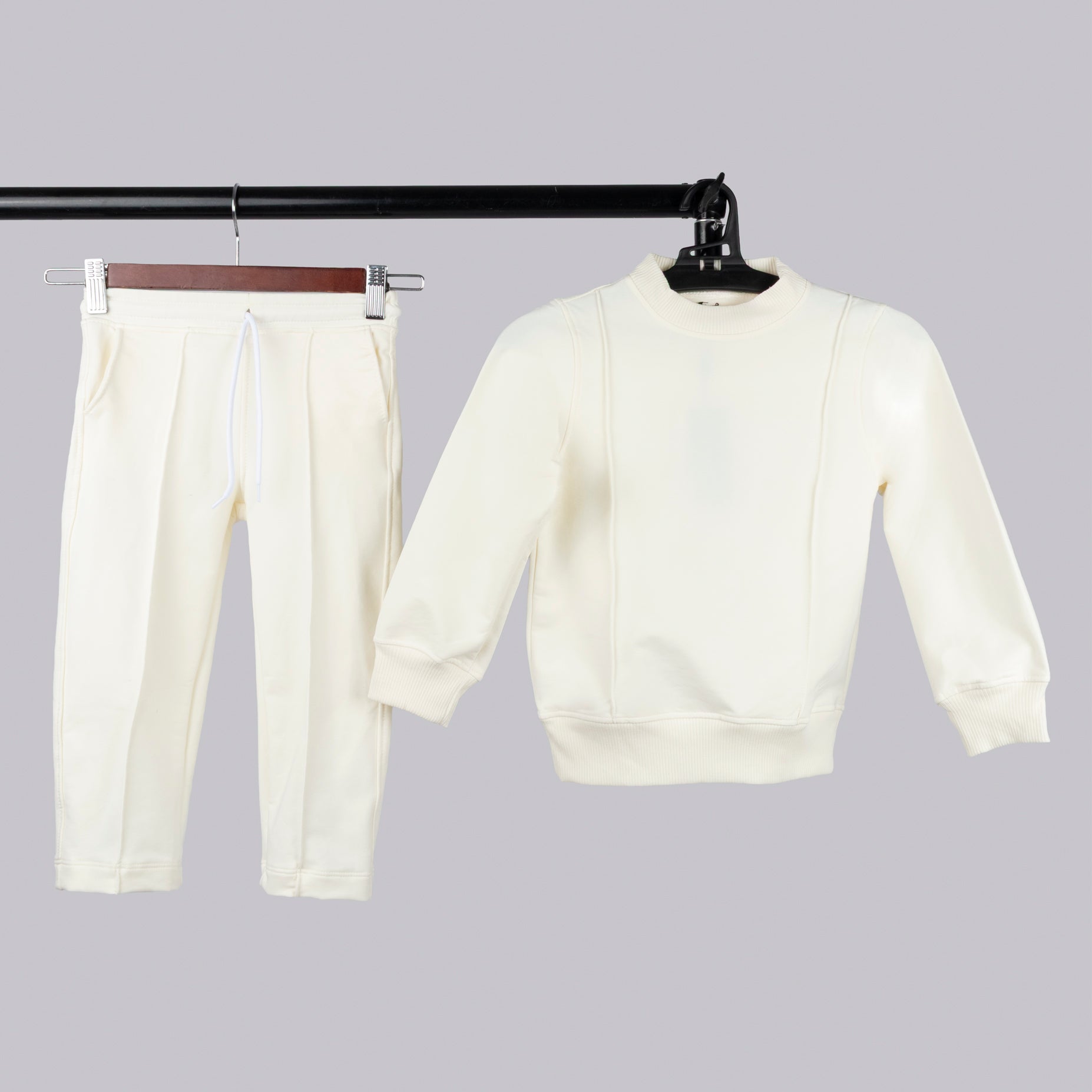 Conjunto baby sudadera crudo