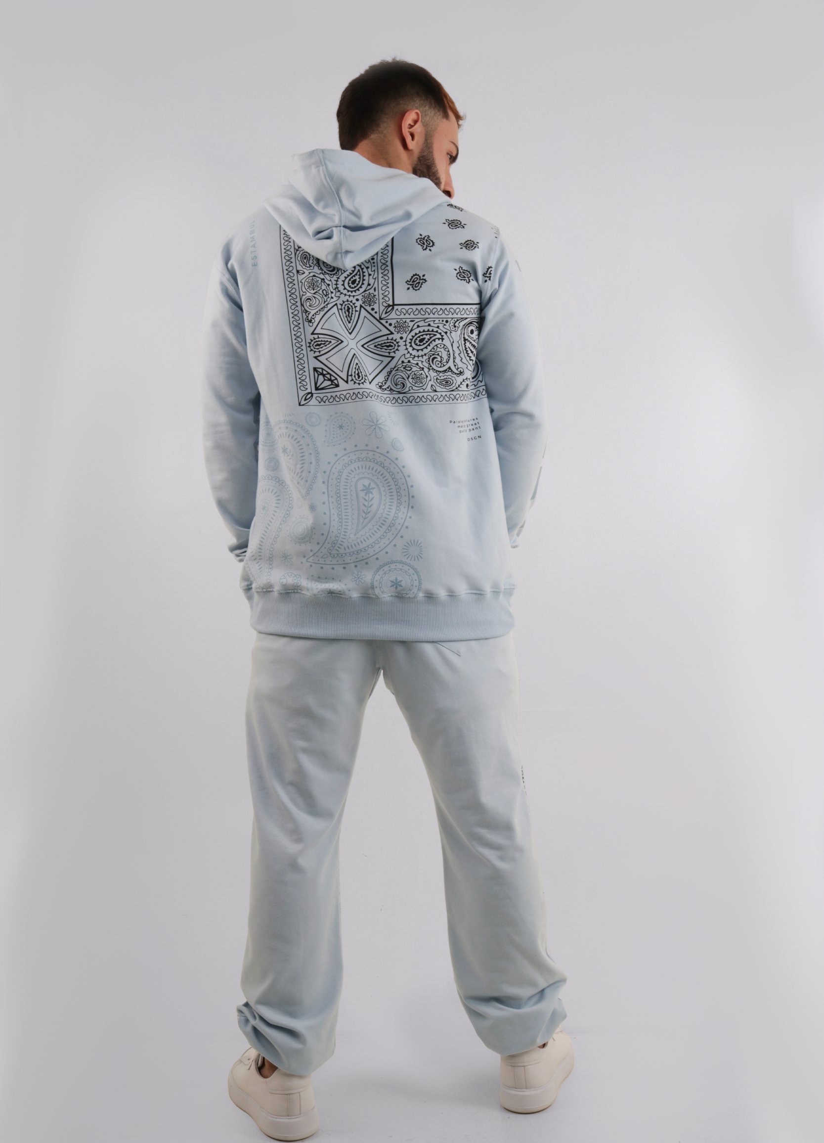 Conjunto hombre tribal