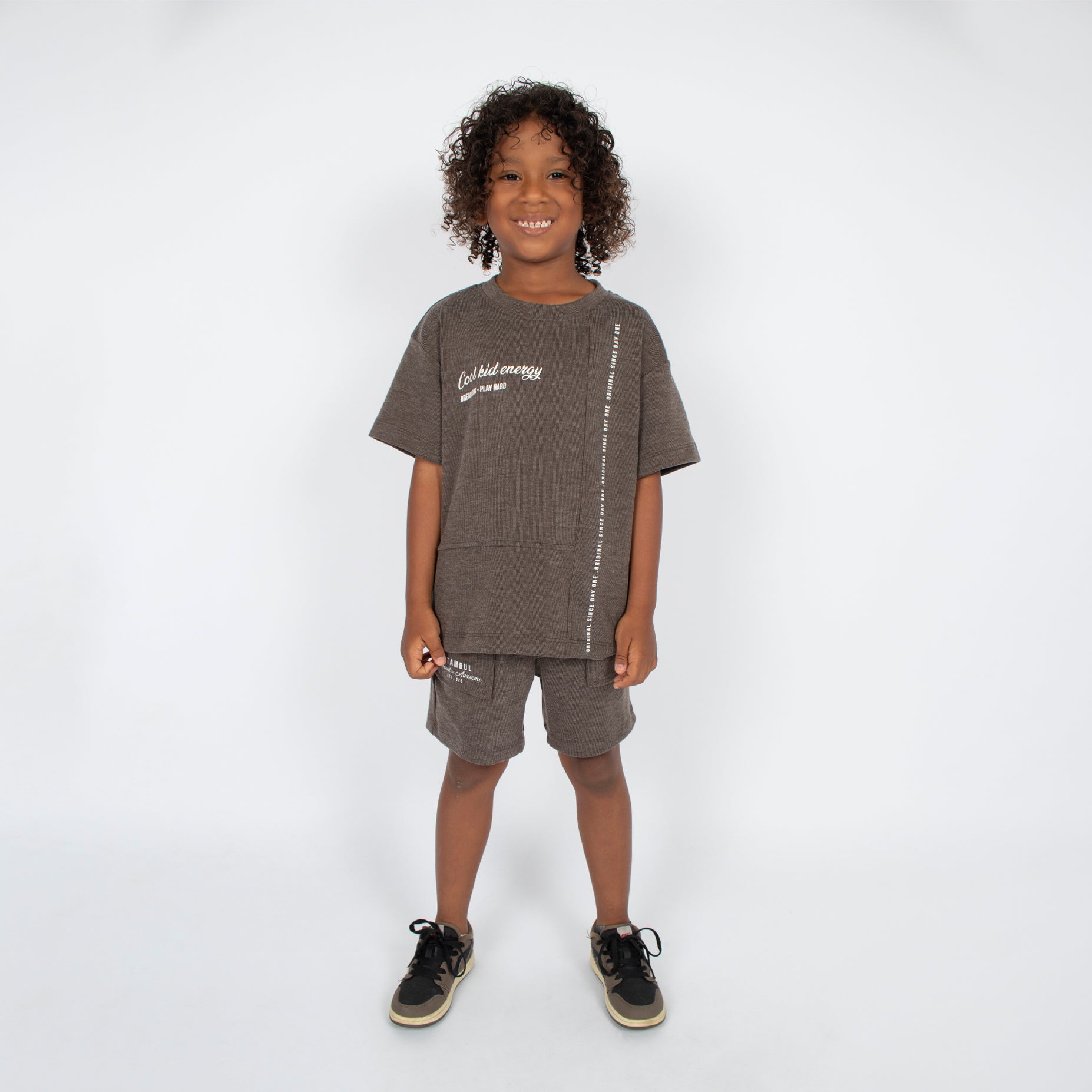 Conjunto niño textura gamuza cafe