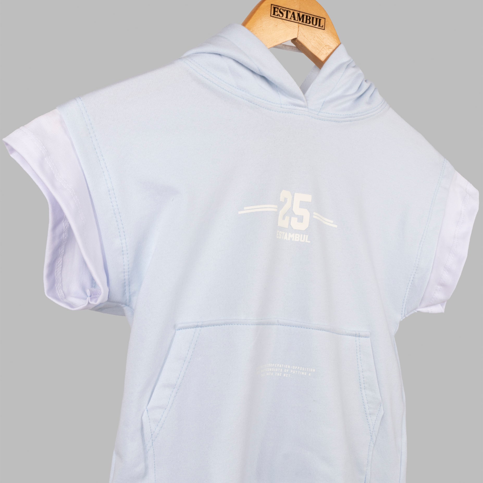 Conjunto niño capucha azul cielo