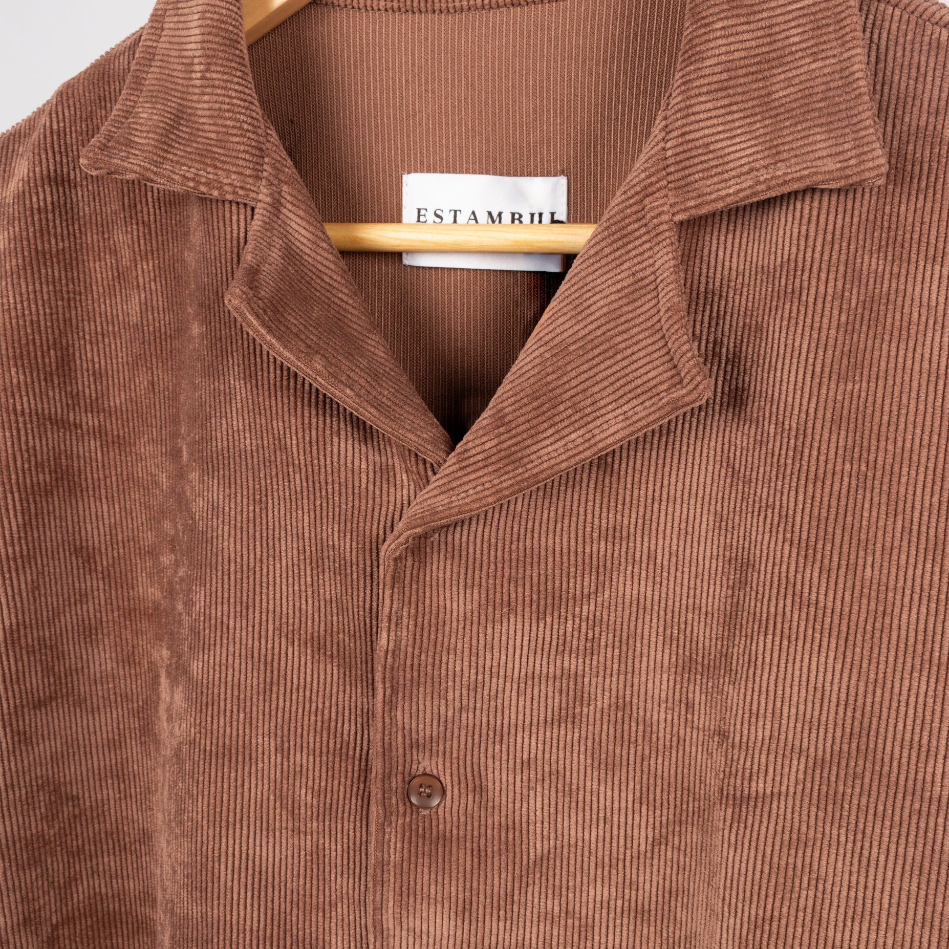 Conjunto hombre textura cafe