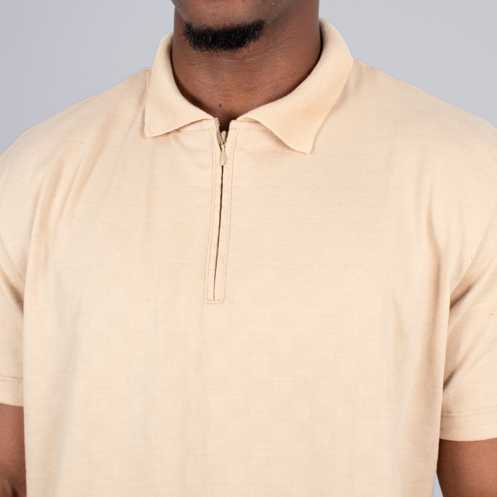 Conjunto hombre textura cierre camel