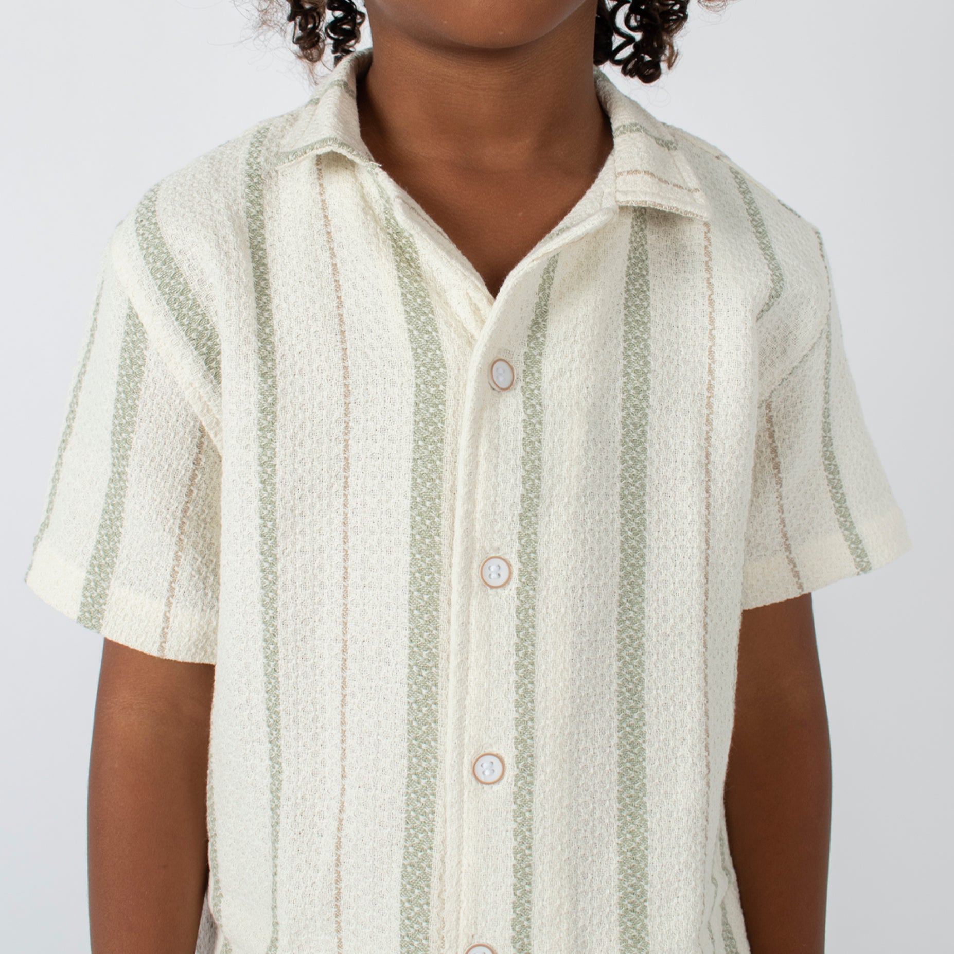 Conjunto niño textura verde