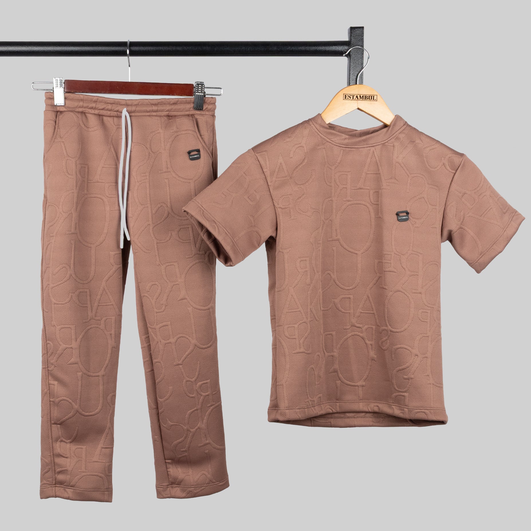 Conjunto niño Textura caoba