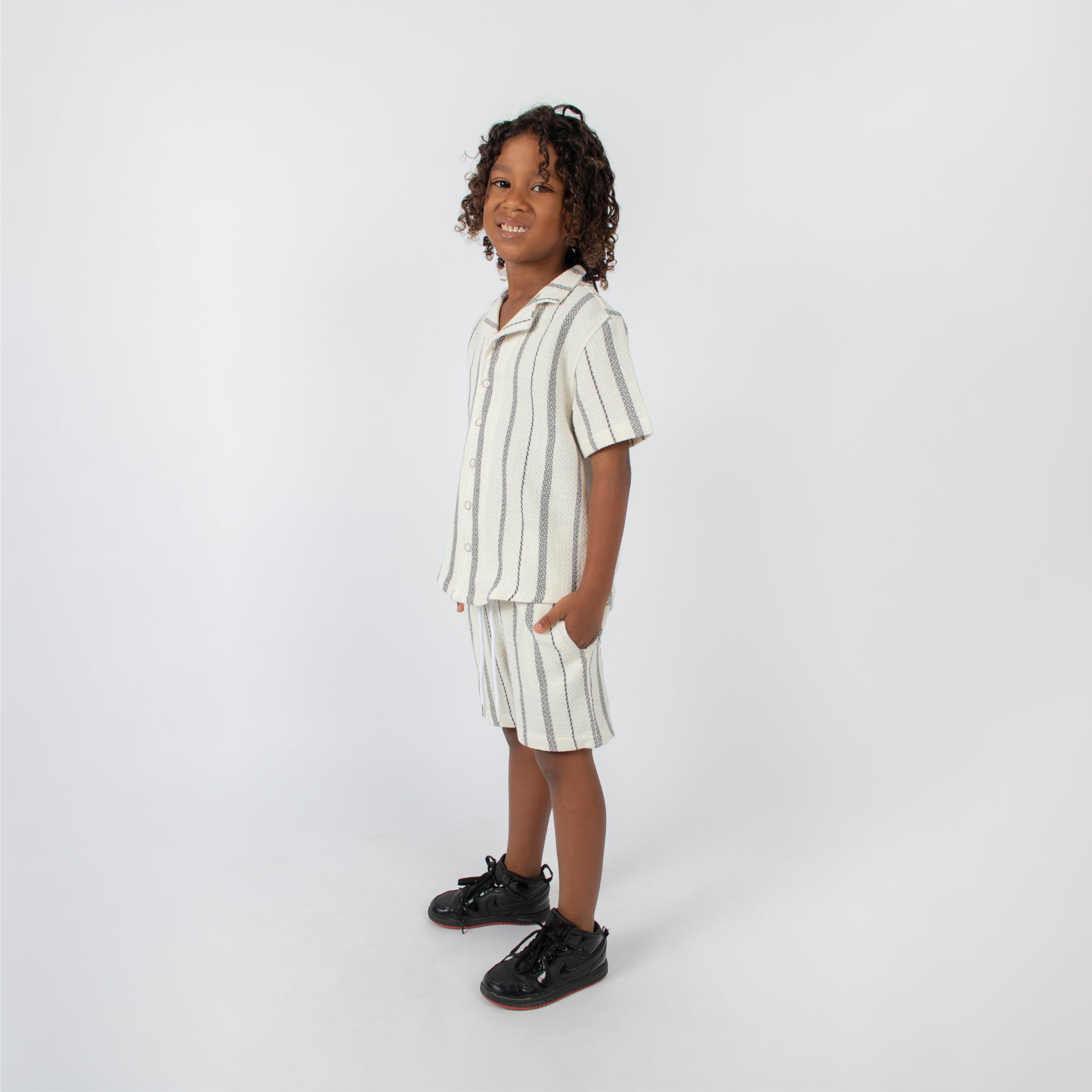 Conjunto niño textura gris