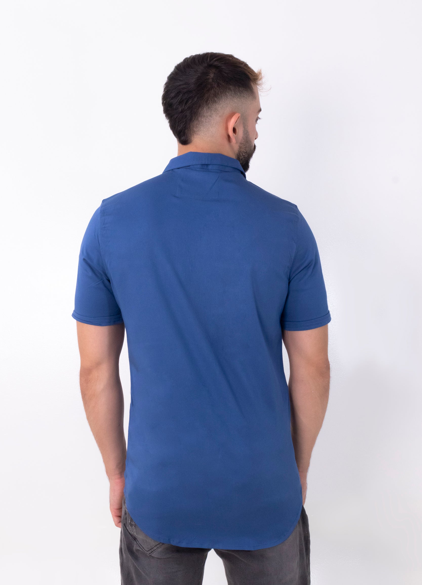 Camisa hombre cuello azul