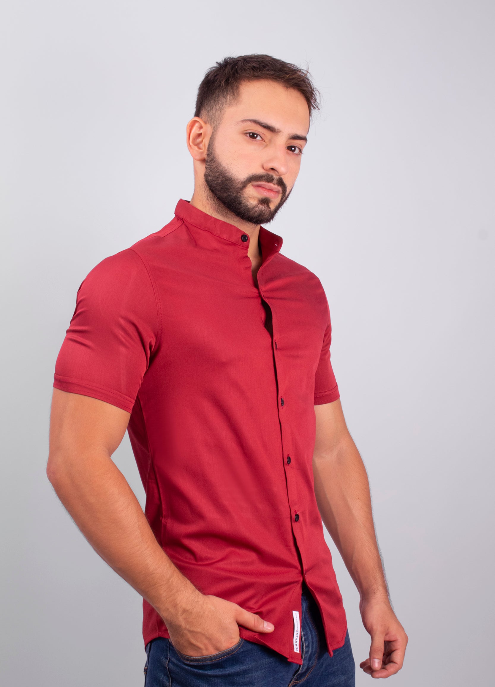 Camisa básica Estambul vino tinta