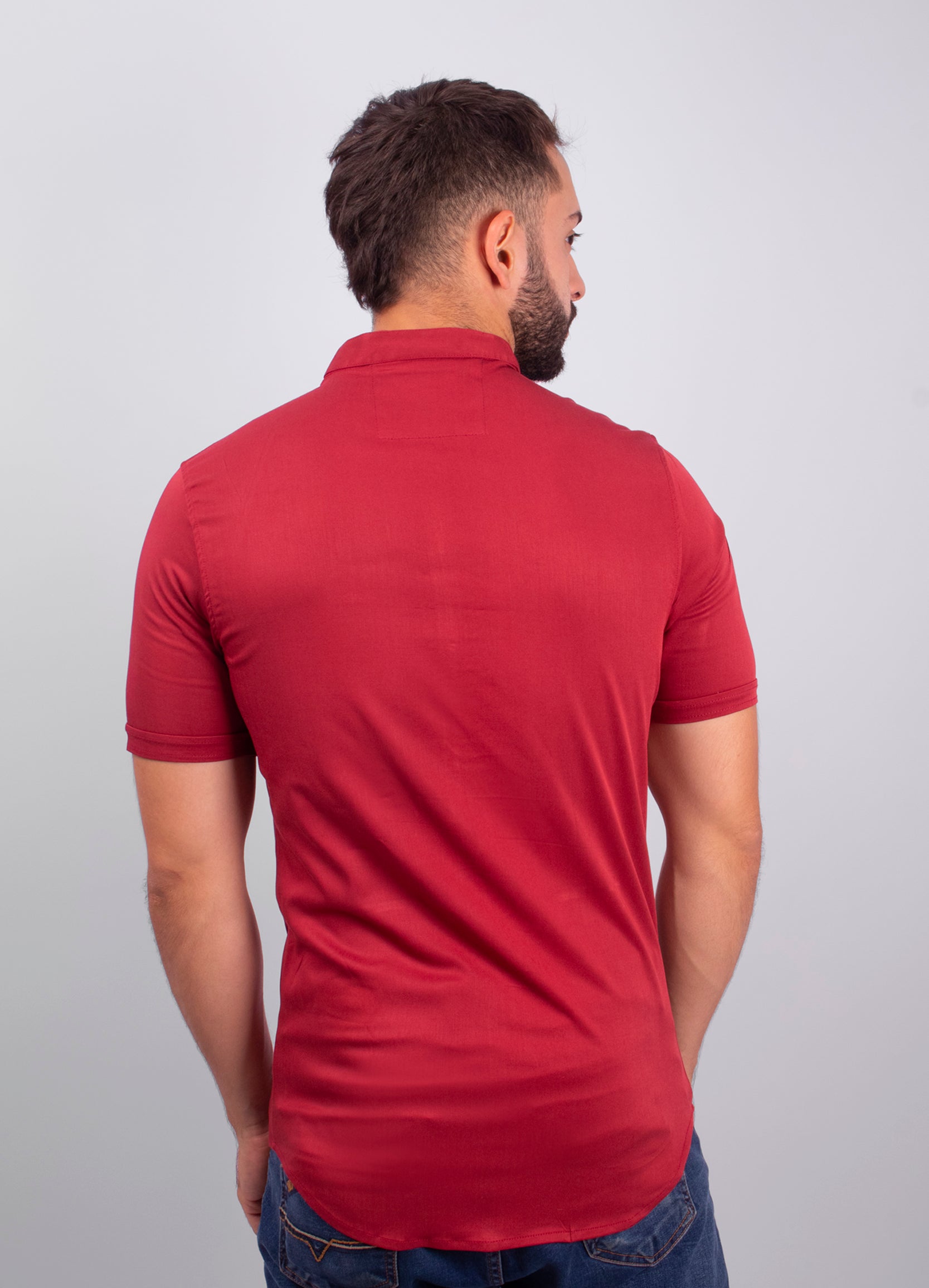 Camisa básica Estambul vino tinta