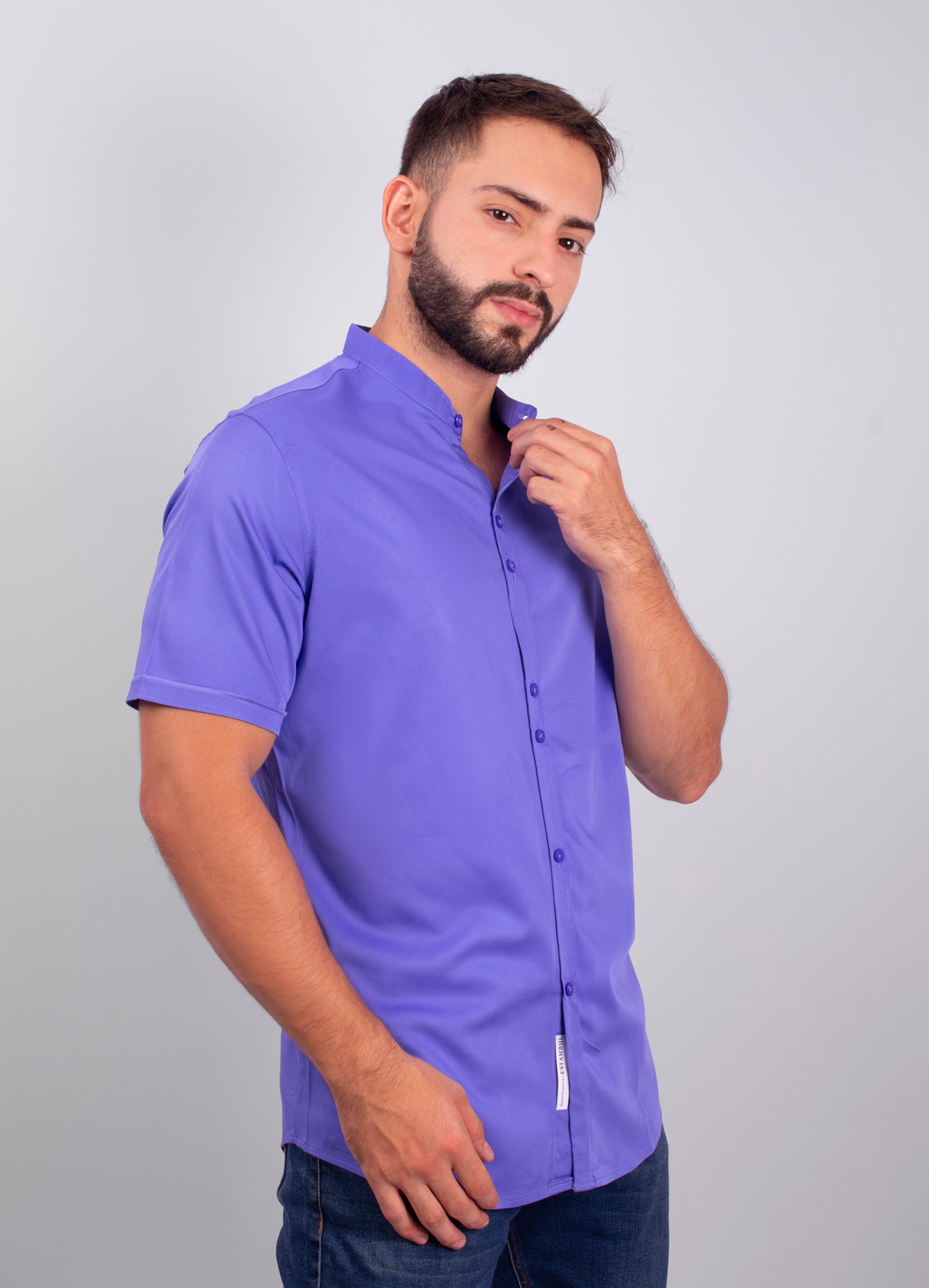 Camisa hombre básica violeta