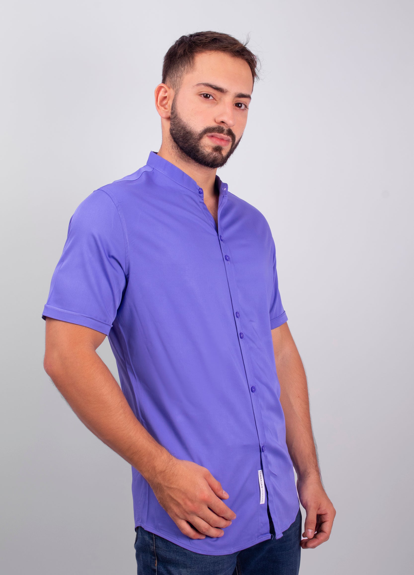 Camisa hombre básica violeta