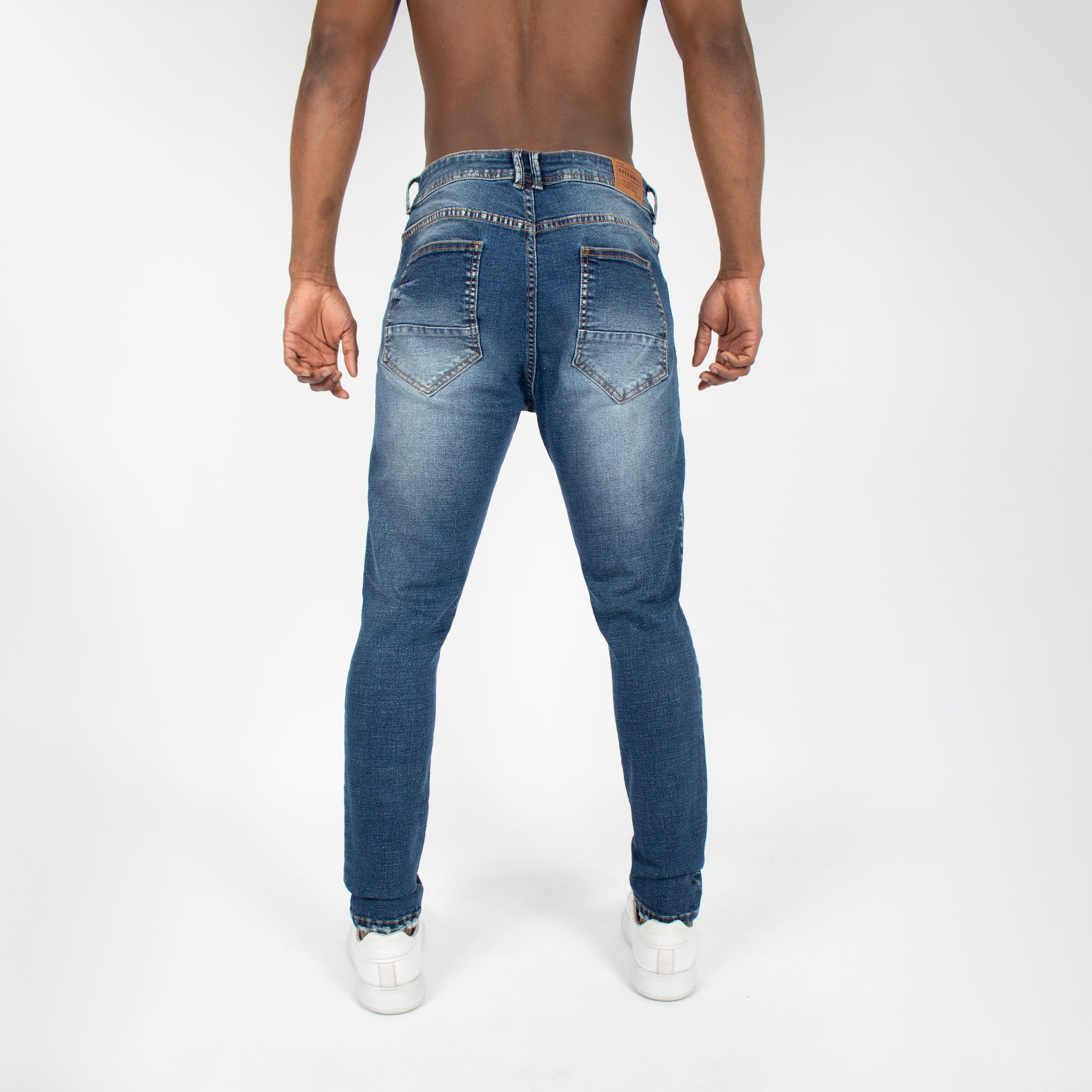 Jean hombre skinny azul claro con desgaste y rotos